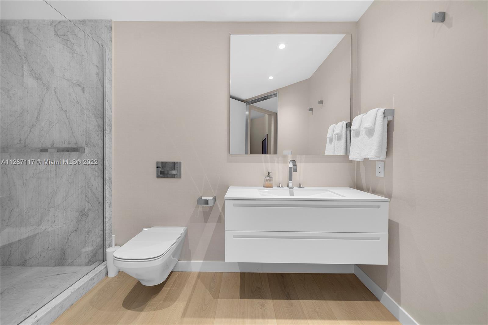 FISHER ISLAND - Residential