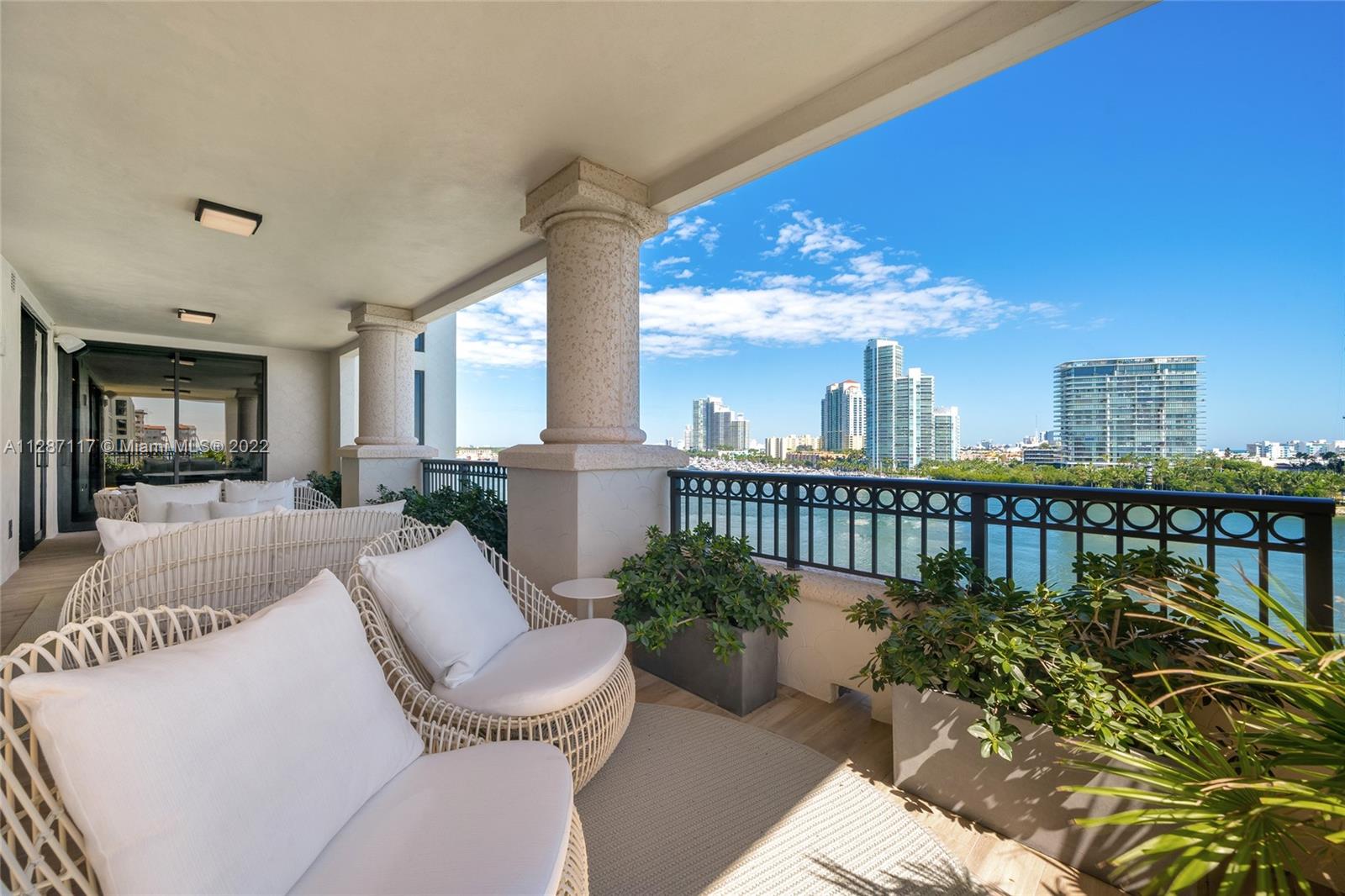 FISHER ISLAND - Residential