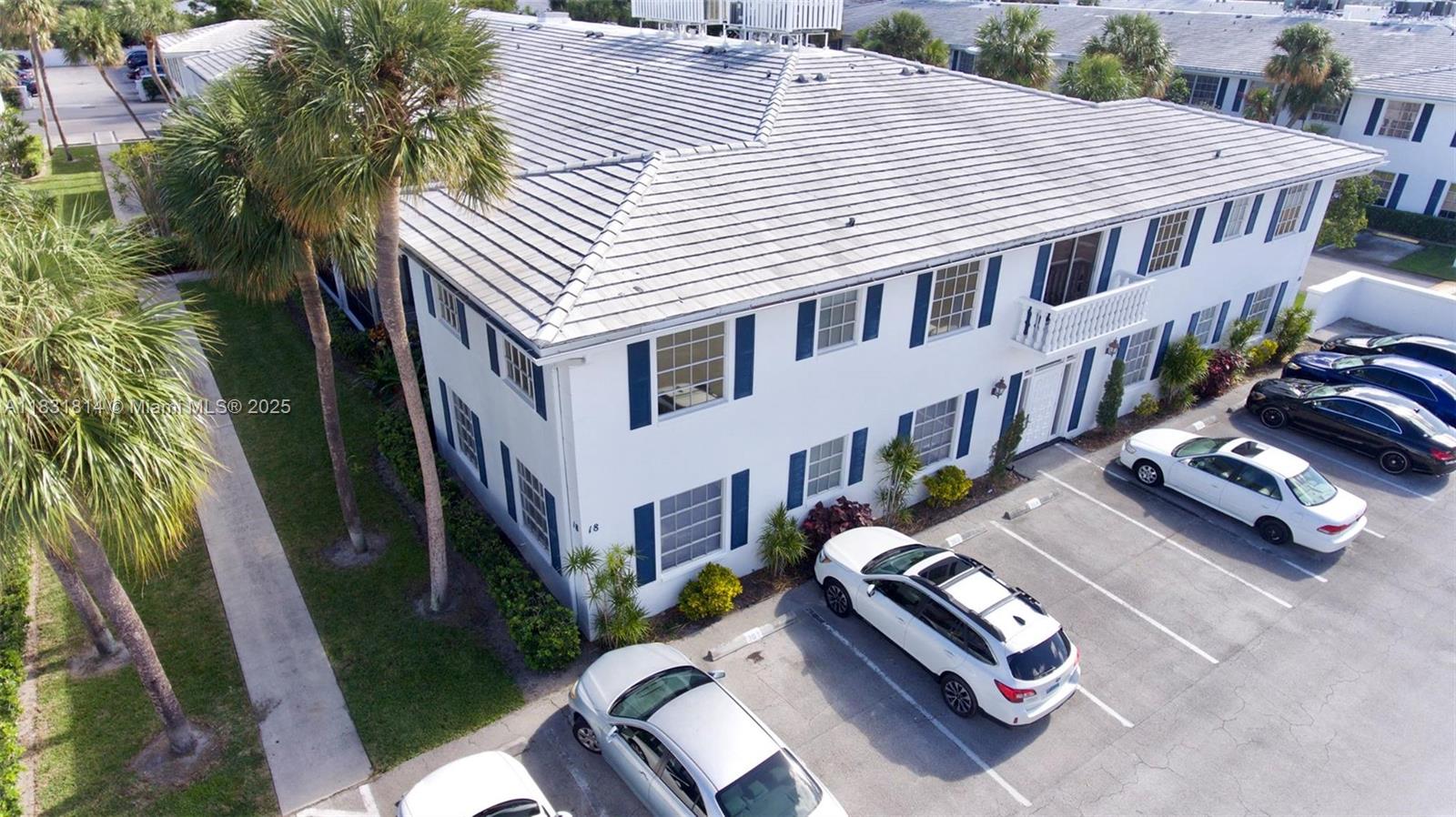 IMPERIAL POINT COLONNADES - Residential