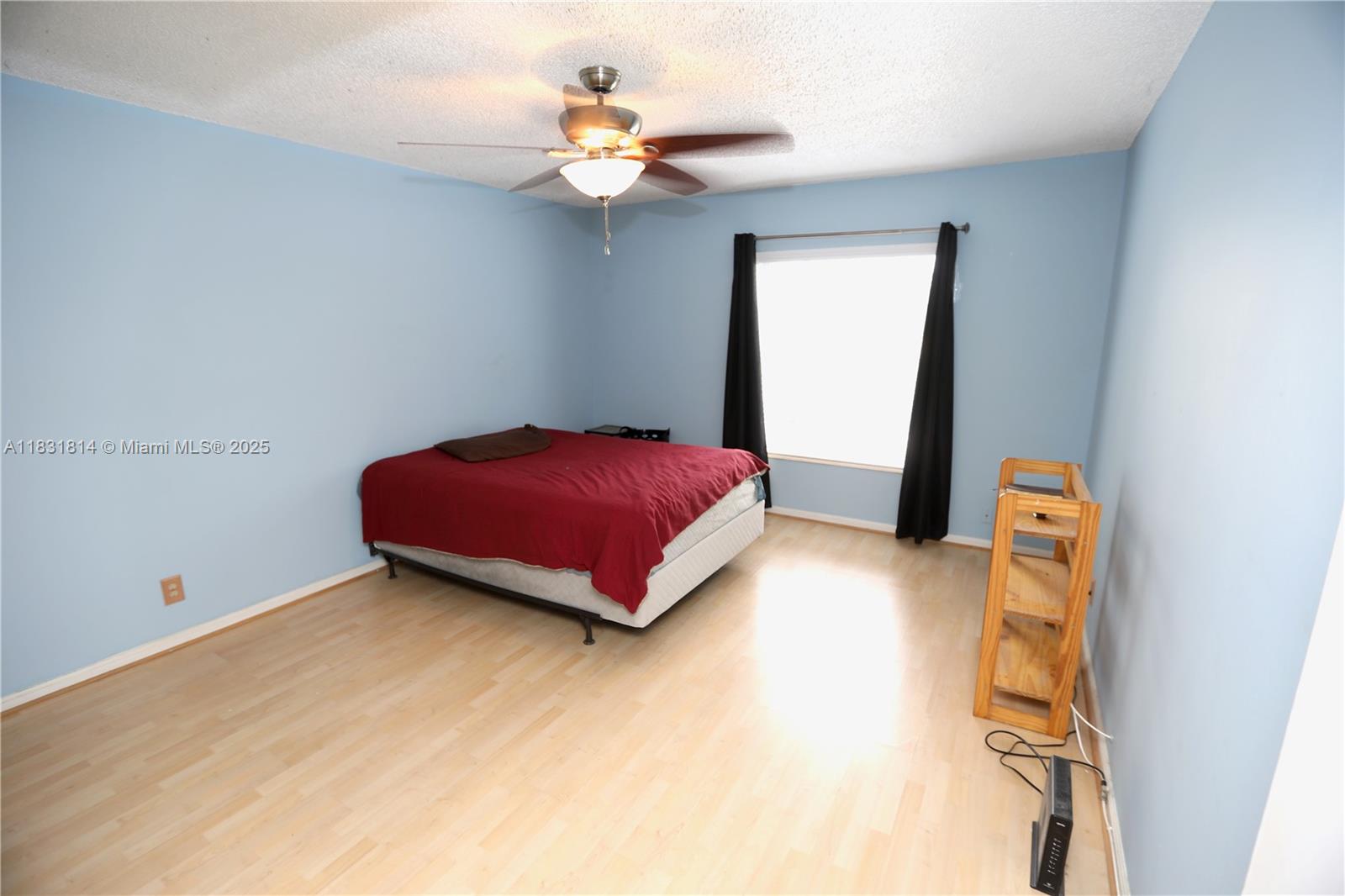 IMPERIAL POINT COLONNADES - Residential