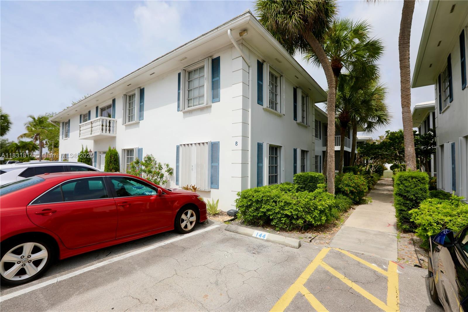 IMPERIAL POINT COLONNADES - Residential