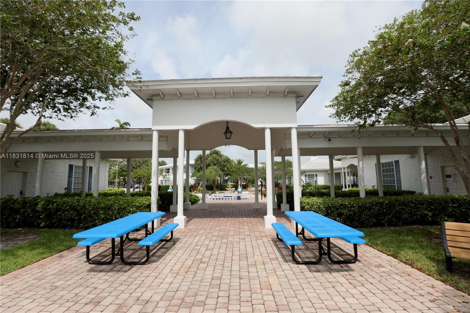 IMPERIAL POINT COLONNADES - Residential