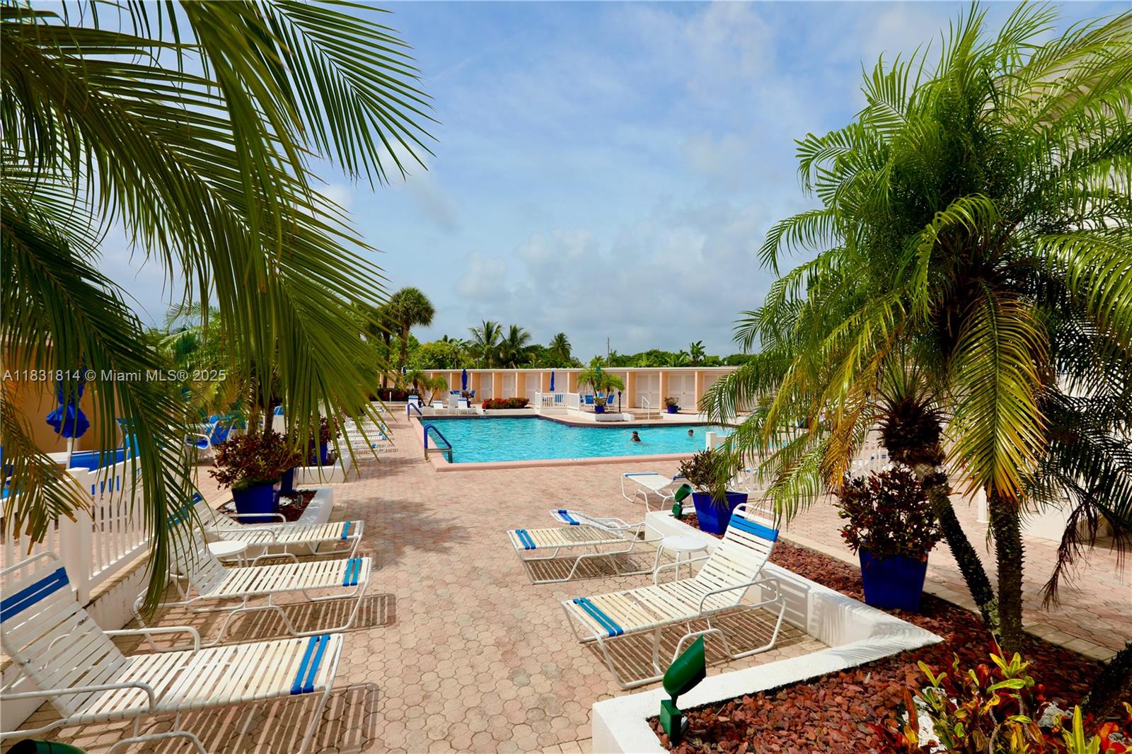 IMPERIAL POINT COLONNADES - Residential