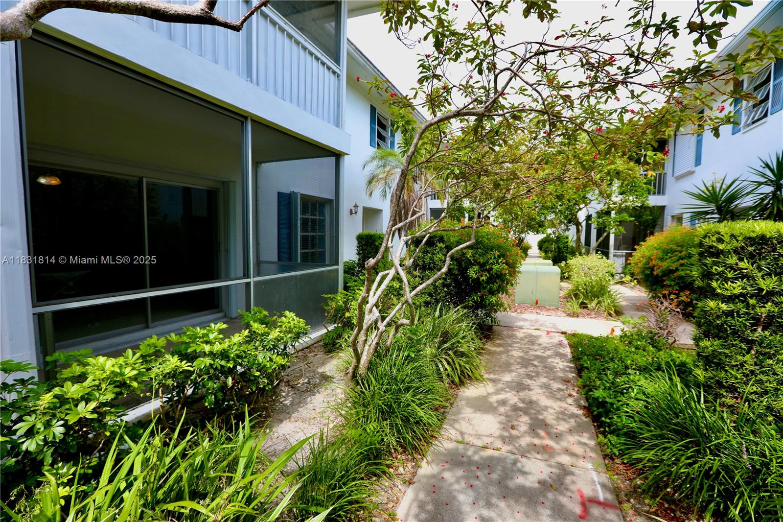 IMPERIAL POINT COLONNADES - Residential