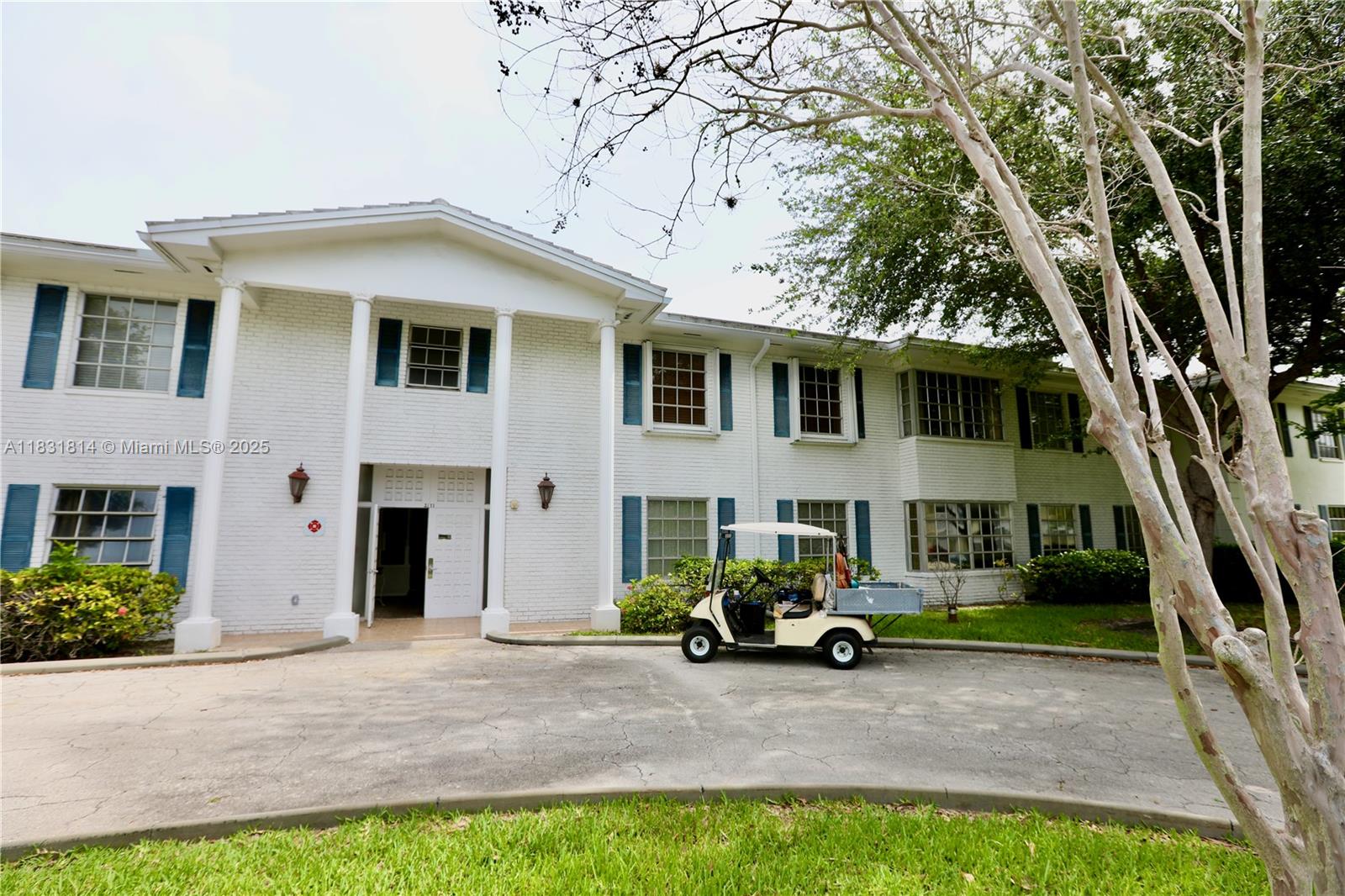 IMPERIAL POINT COLONNADES - Residential