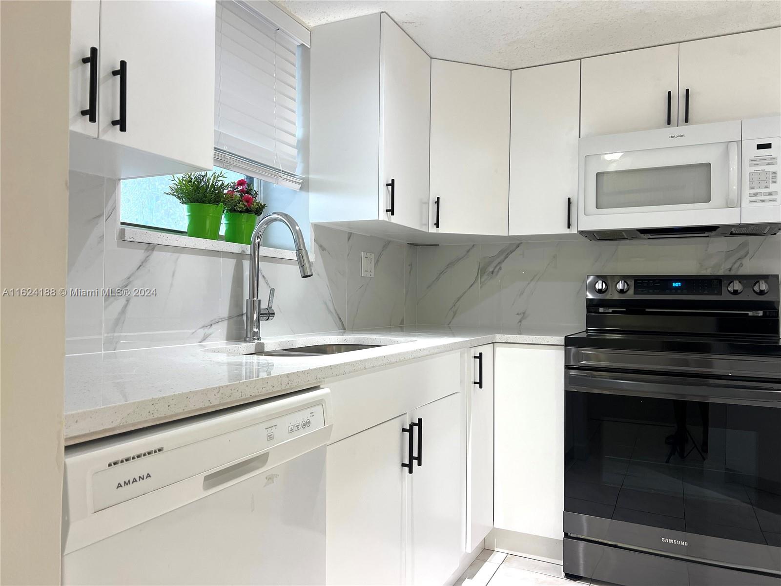 LE FRONTENAC CONDO - Residential Lease