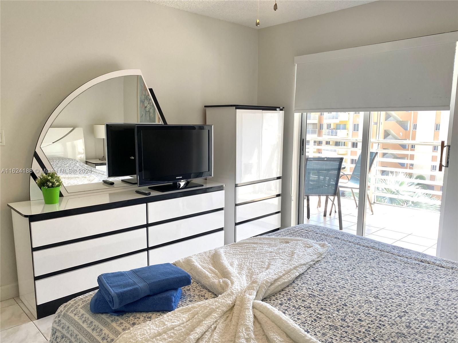 LE FRONTENAC CONDO - Residential Lease