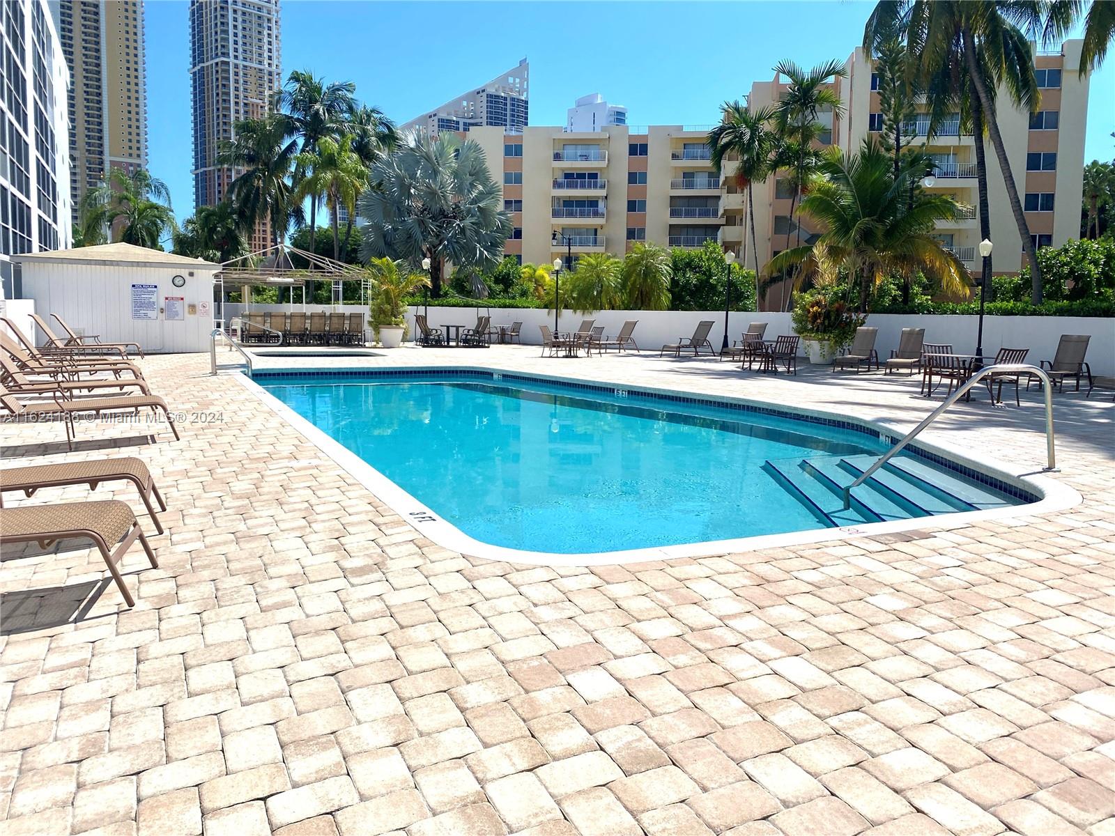 LE FRONTENAC CONDO - Residential Lease