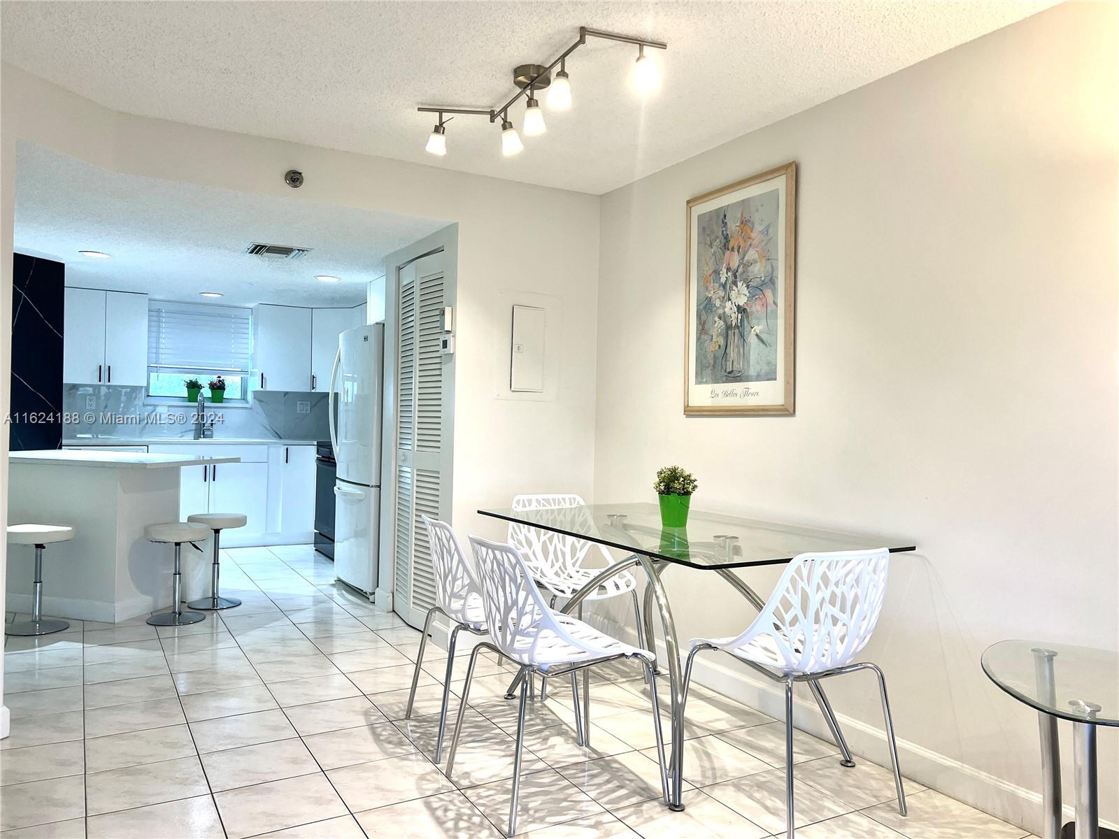 LE FRONTENAC CONDO - Residential Lease