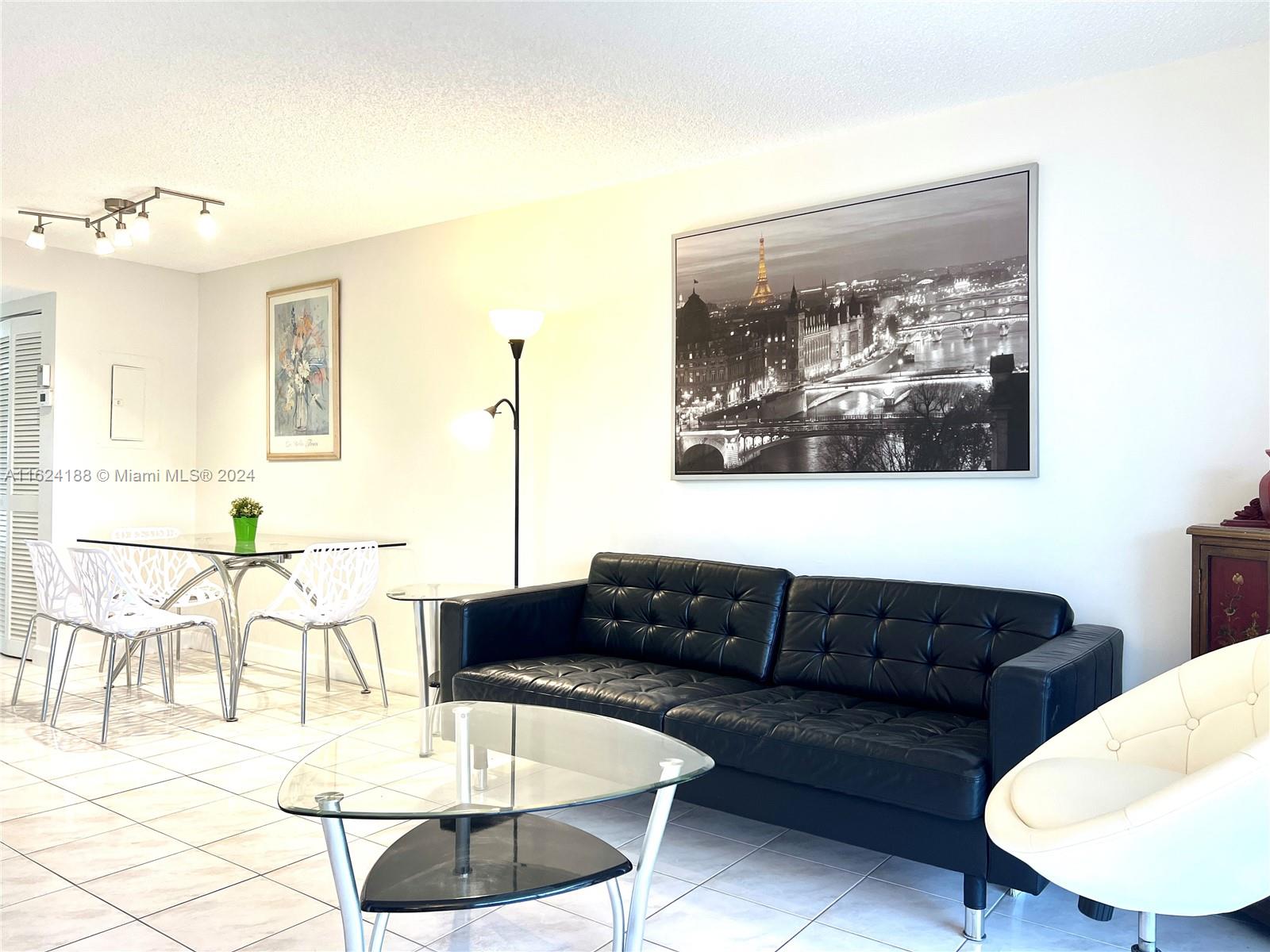 LE FRONTENAC CONDO - Residential Lease