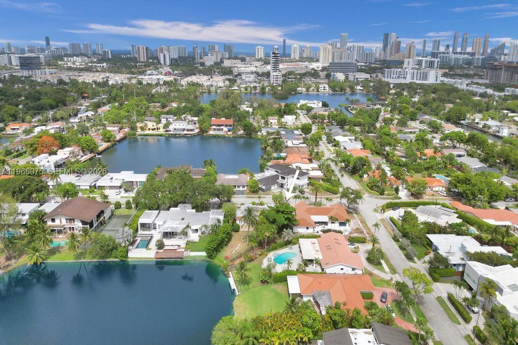 NORTH LAKE ESTATES - Residential