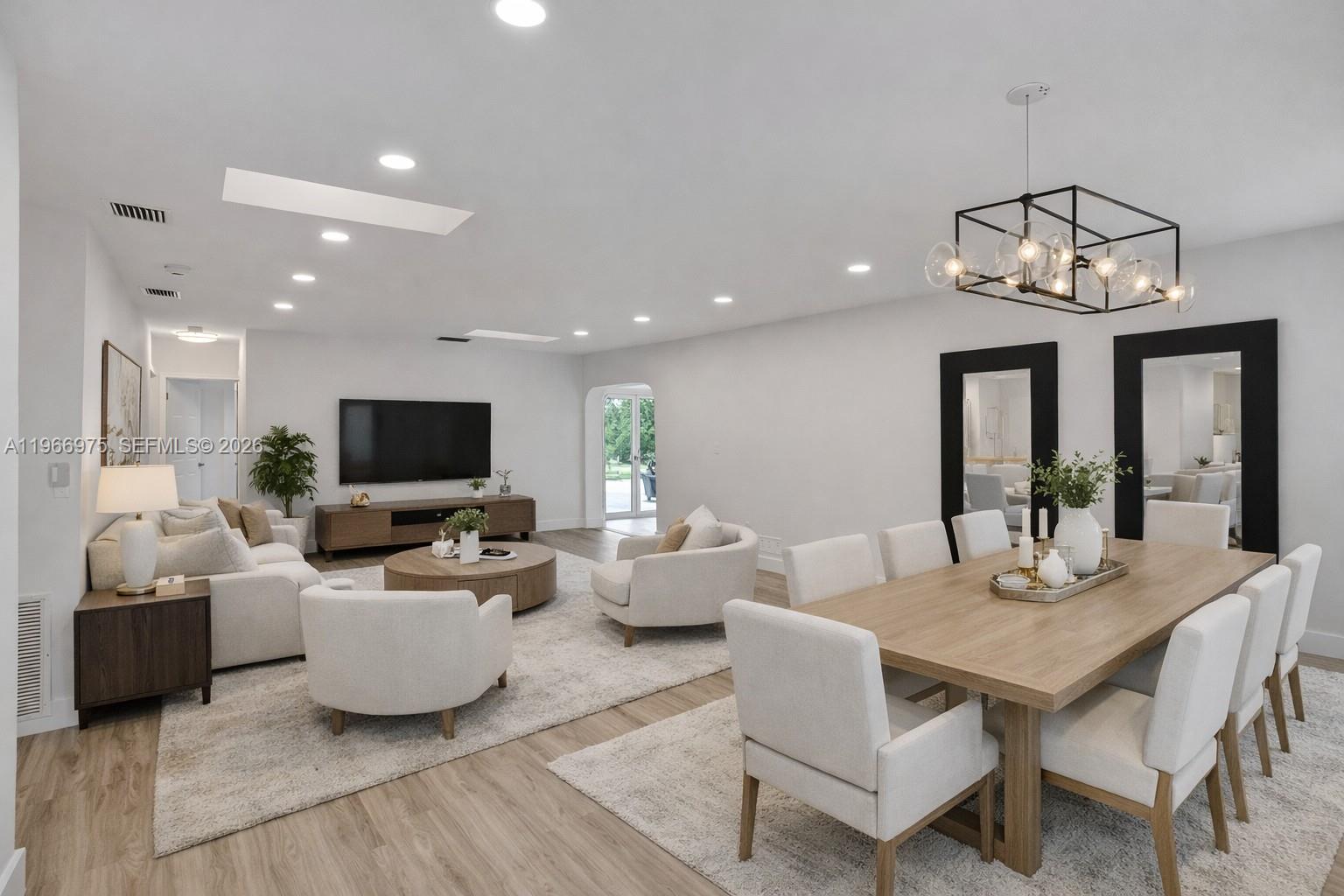 NORTH LAKE ESTATES - Residential