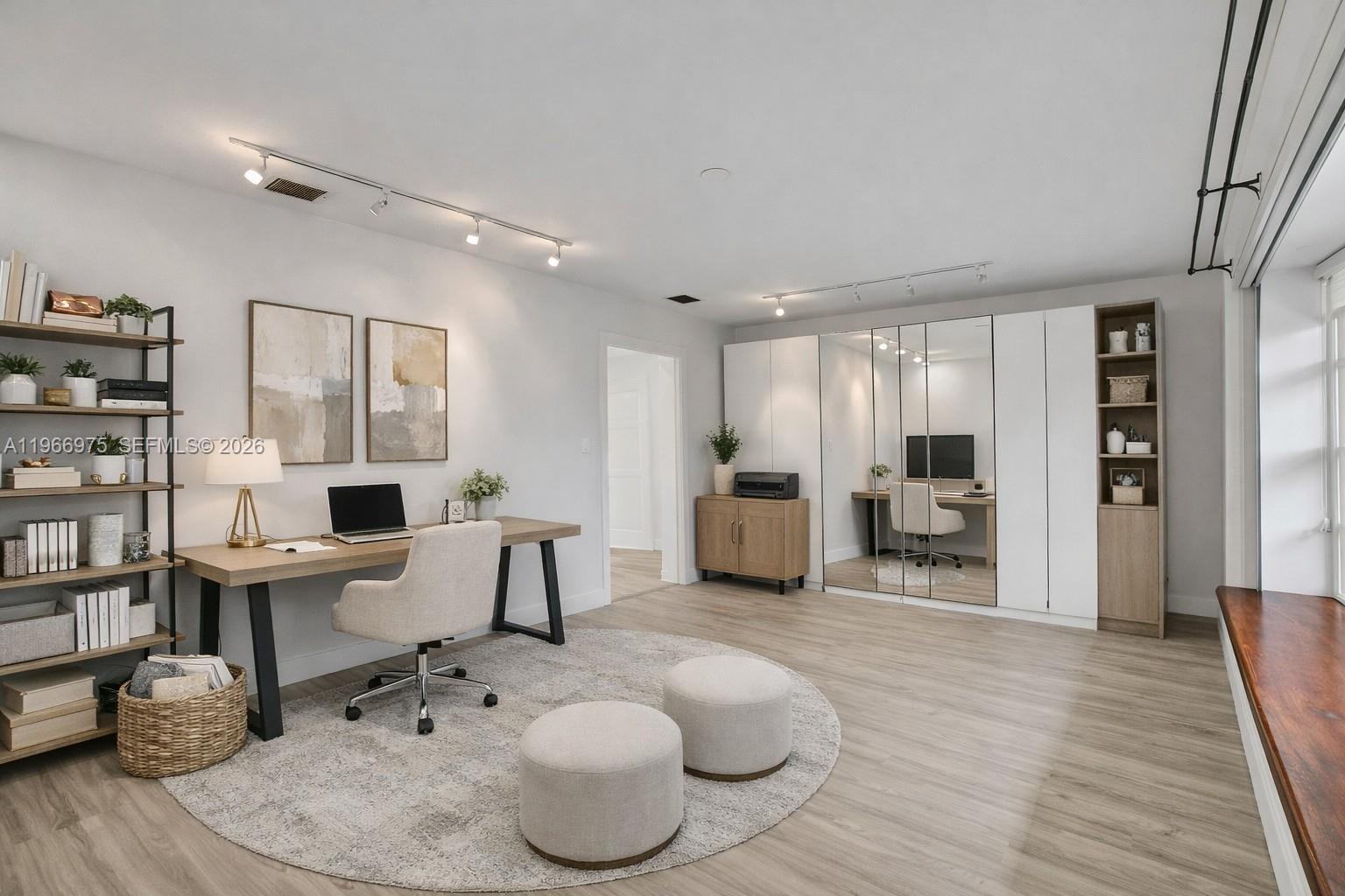 NORTH LAKE ESTATES - Residential