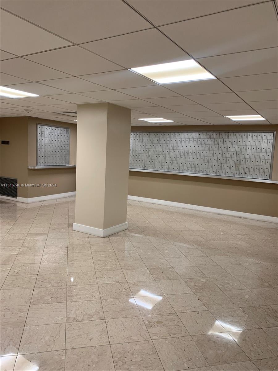 WINSTON TOWERS 400 CONDO - Residential