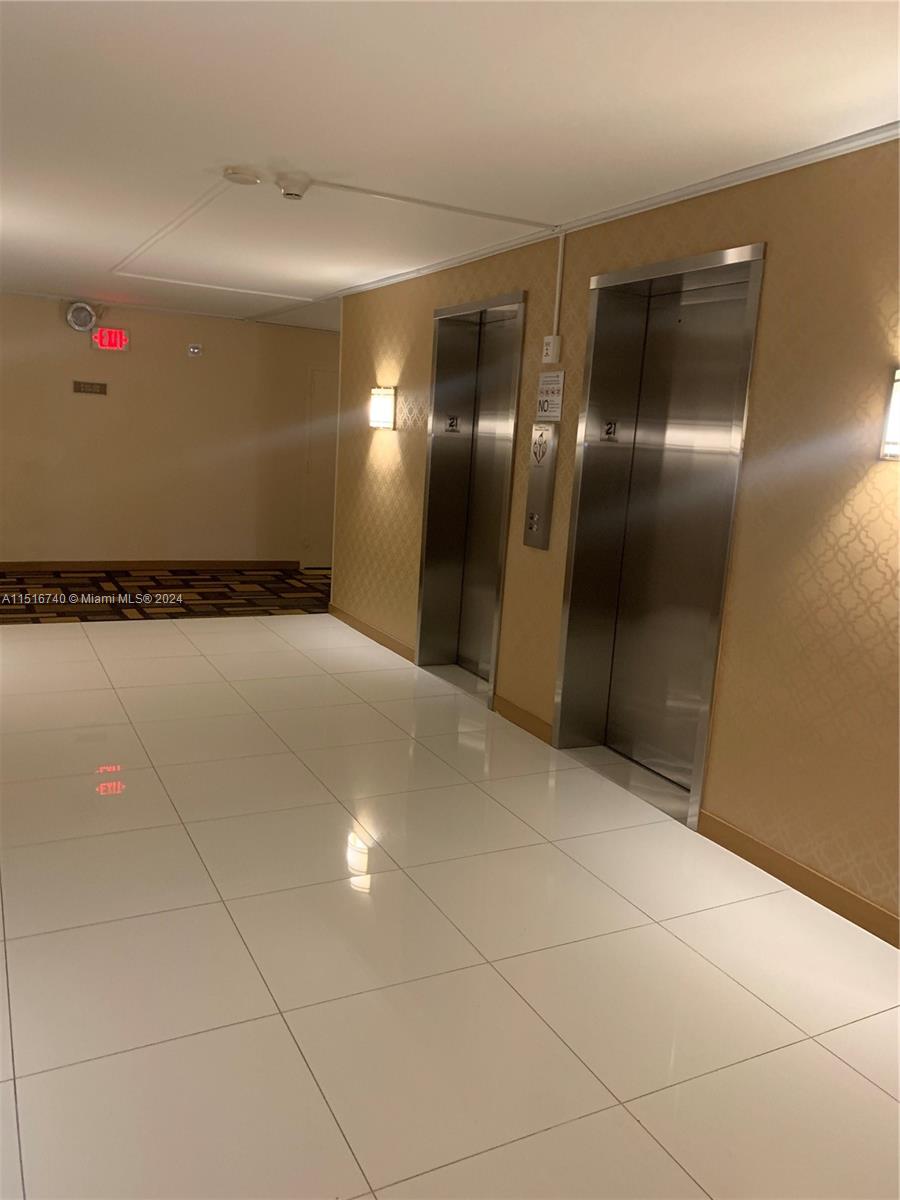 WINSTON TOWERS 400 CONDO - Residential