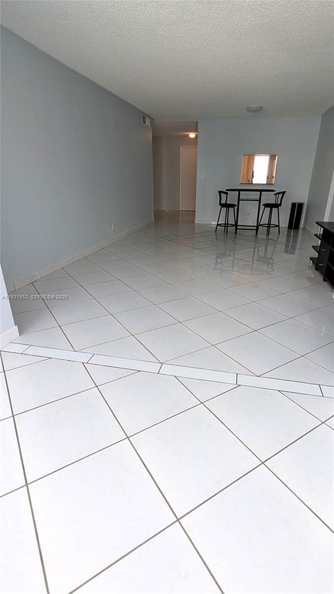 301 NE 14th Ave 404 Hallandale Beach FL 33009