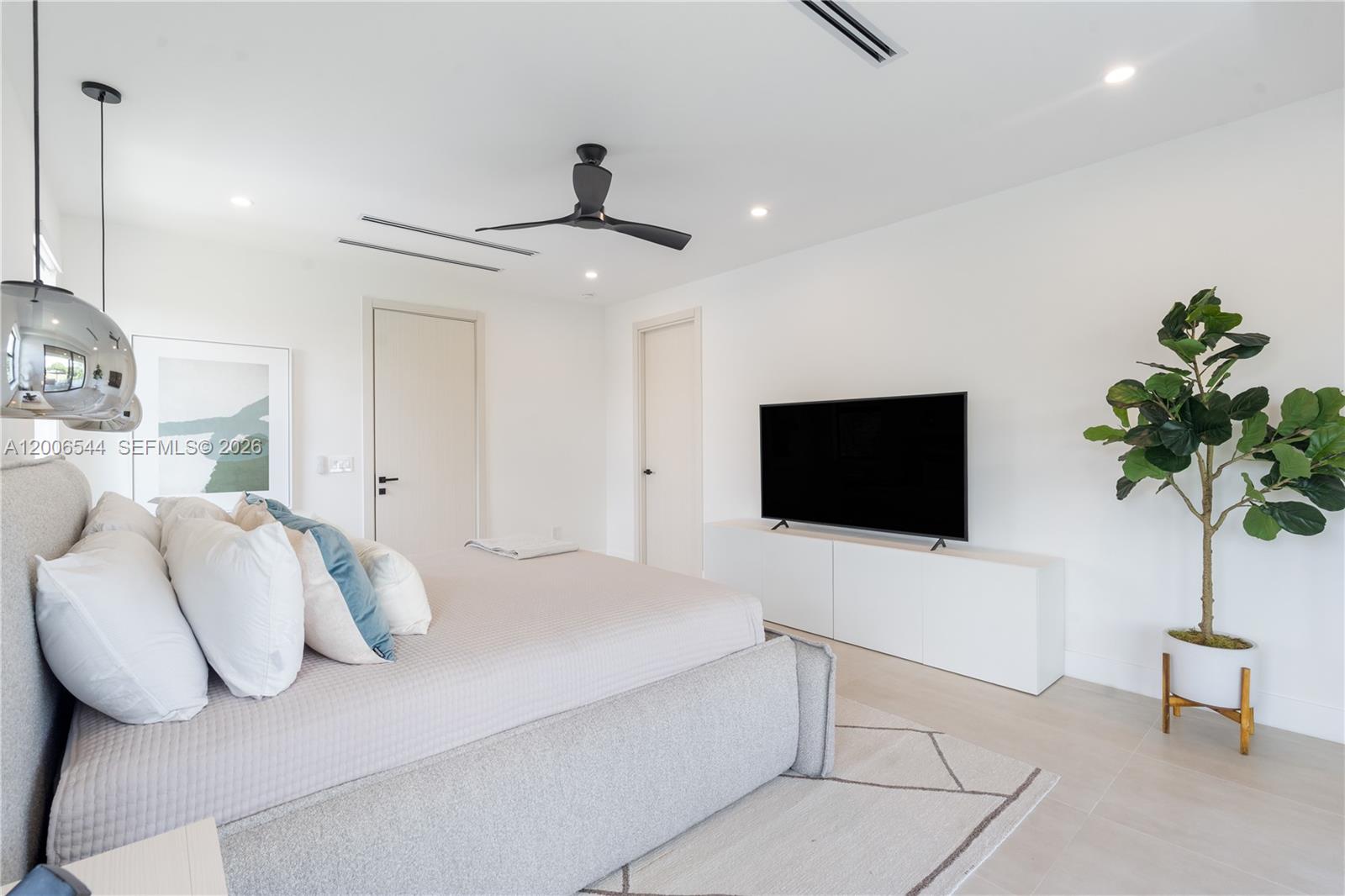 HOLIDAY HEIGHTS - Residential