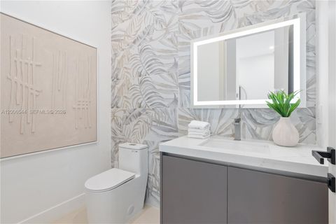 Tiny photo for 1321 NE 13th Ave, Fort Lauderdale, FL 33304 (MLS # A12006544)