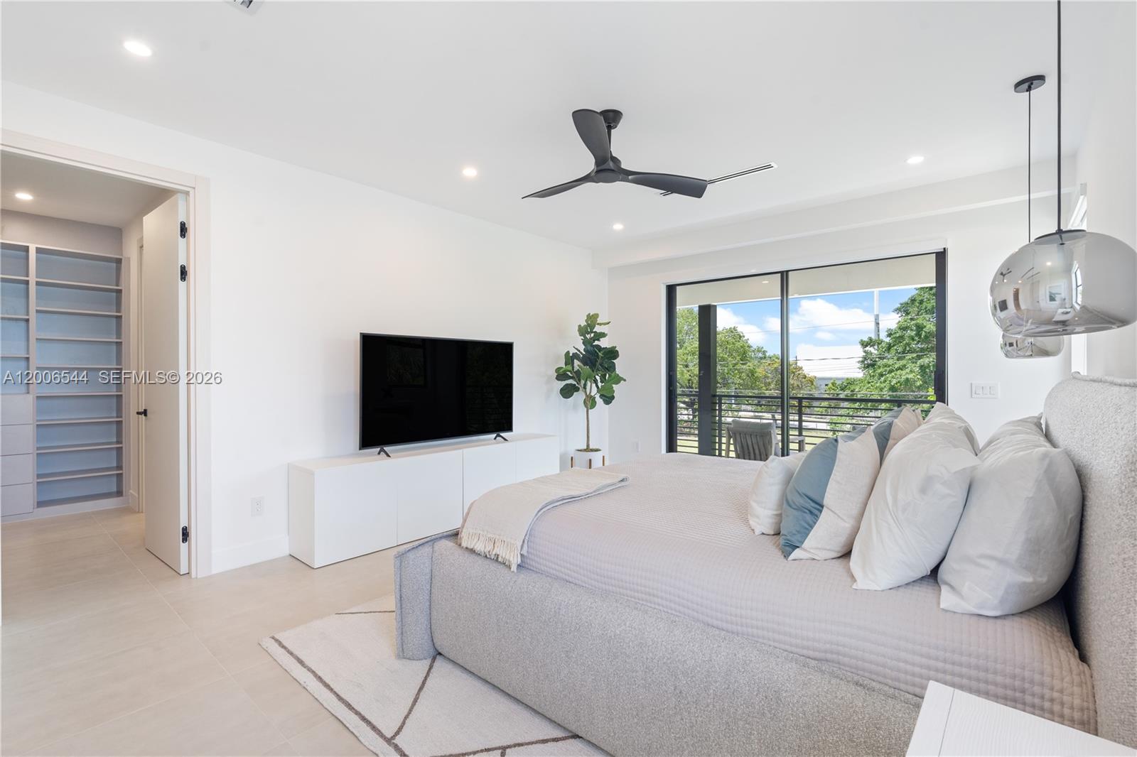 HOLIDAY HEIGHTS - Residential