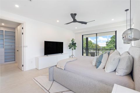 Tiny photo for 1321 NE 13th Ave, Fort Lauderdale, FL 33304 (MLS # A12006544)