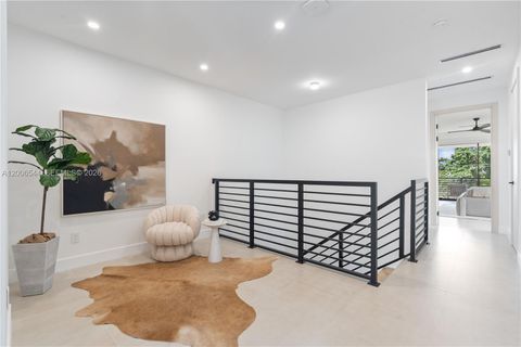 Tiny photo for 1321 NE 13th Ave, Fort Lauderdale, FL 33304 (MLS # A12006544)