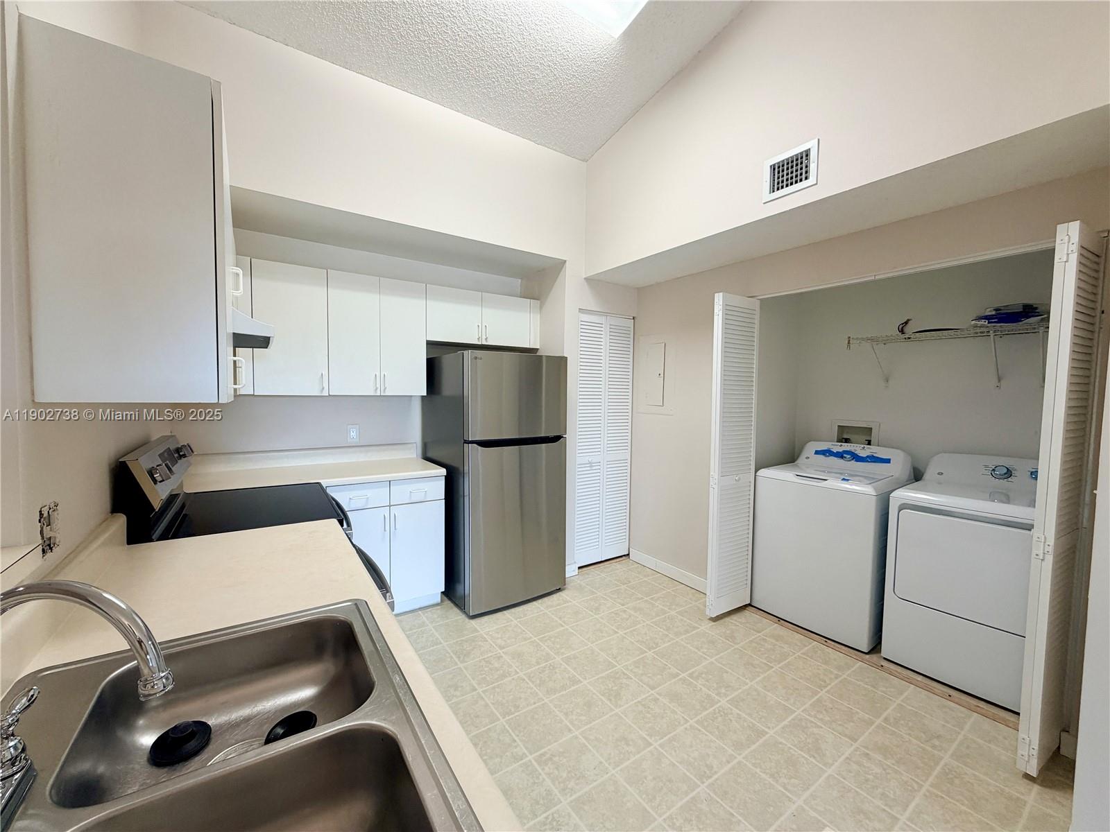 COURTYARDS AT DAVIE CONDO - Residential Lease