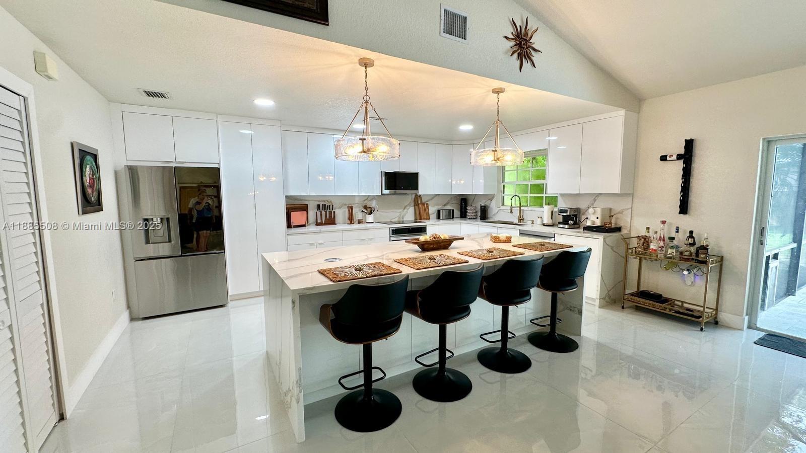 REDLANDS BEST 1ST ADDN - Residential Lease