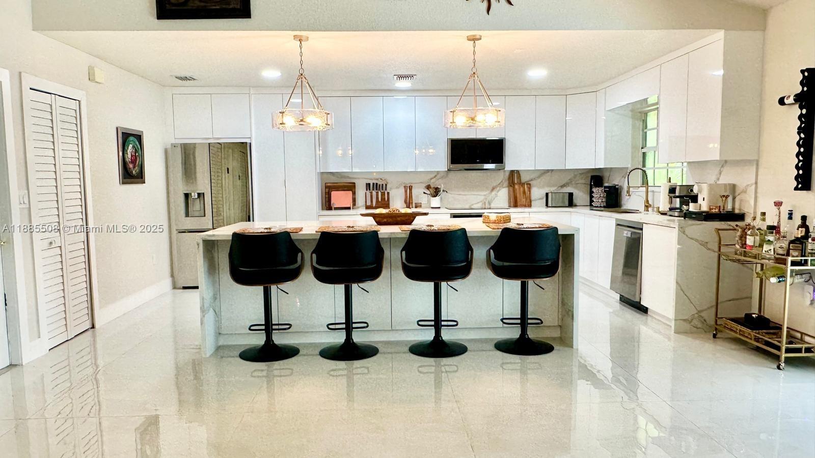 REDLANDS BEST 1ST ADDN - Residential Lease