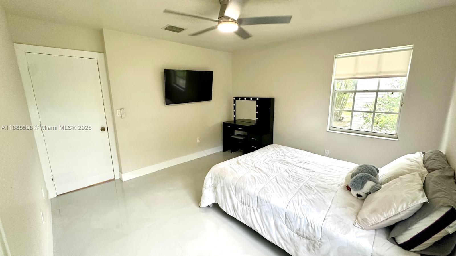 REDLANDS BEST 1ST ADDN - Residential Lease