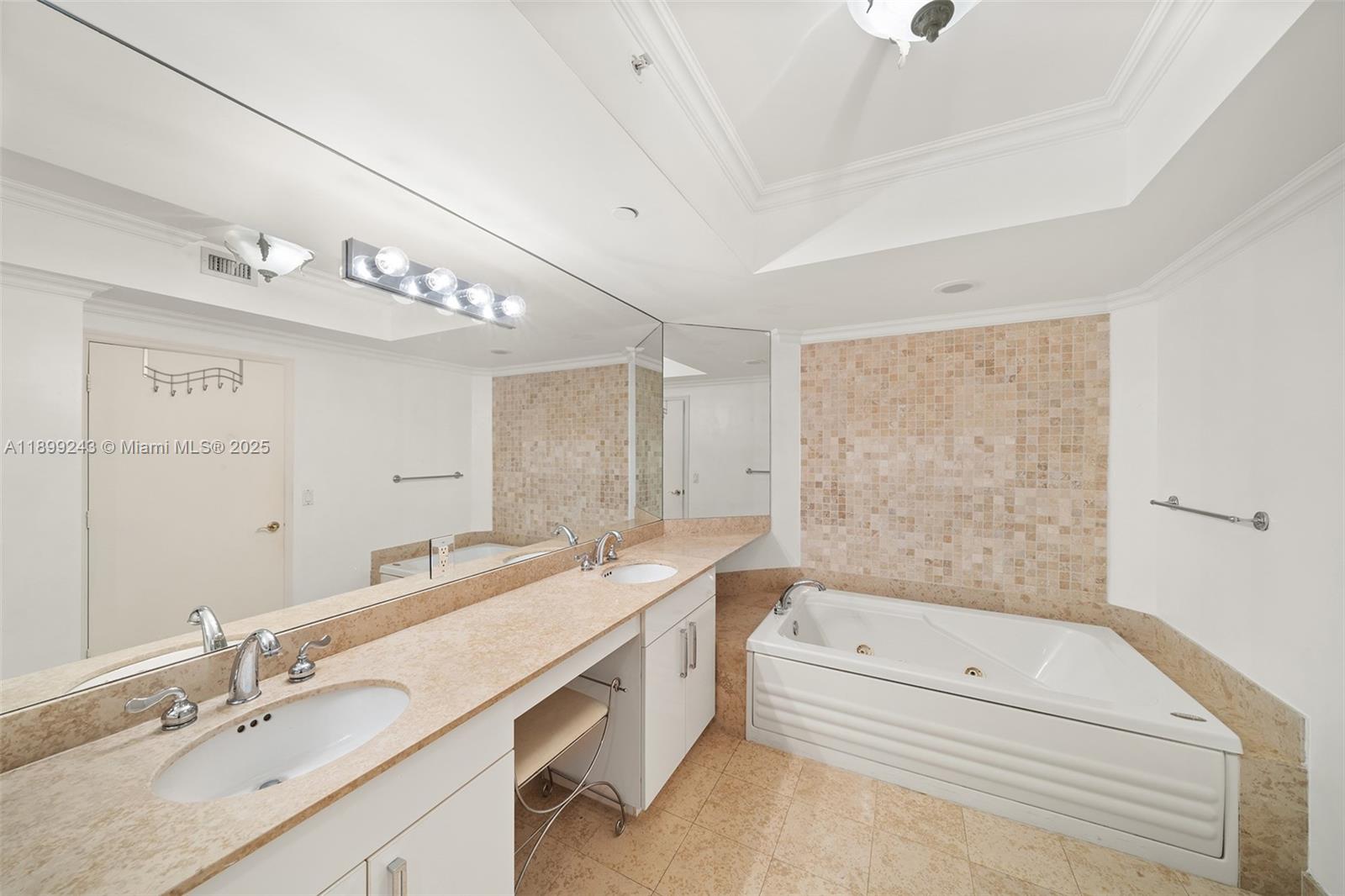 GREEN DIAMOND CONDO - Residential