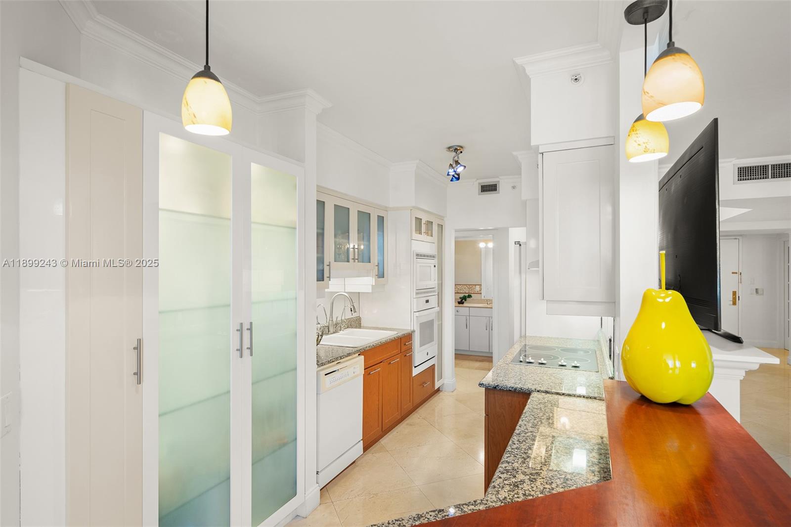 GREEN DIAMOND CONDO - Residential