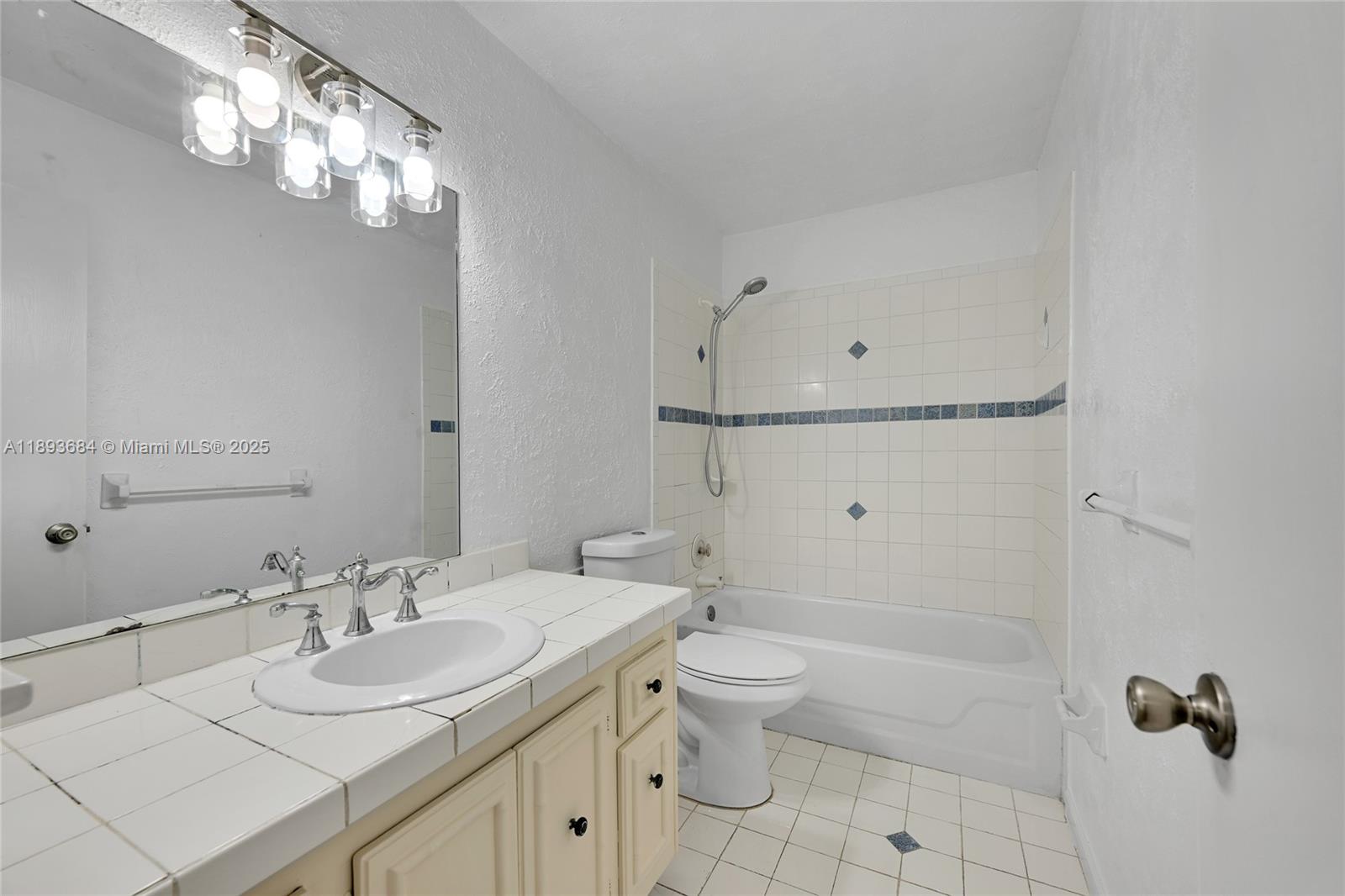 TAM OSHANTER GARDENS FAMI - Residential Lease