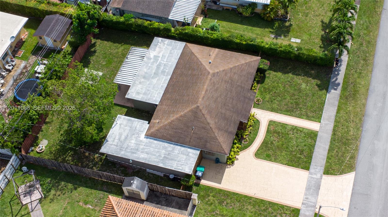 TROPICAL HIGHLANDS 1ST AD - Residential