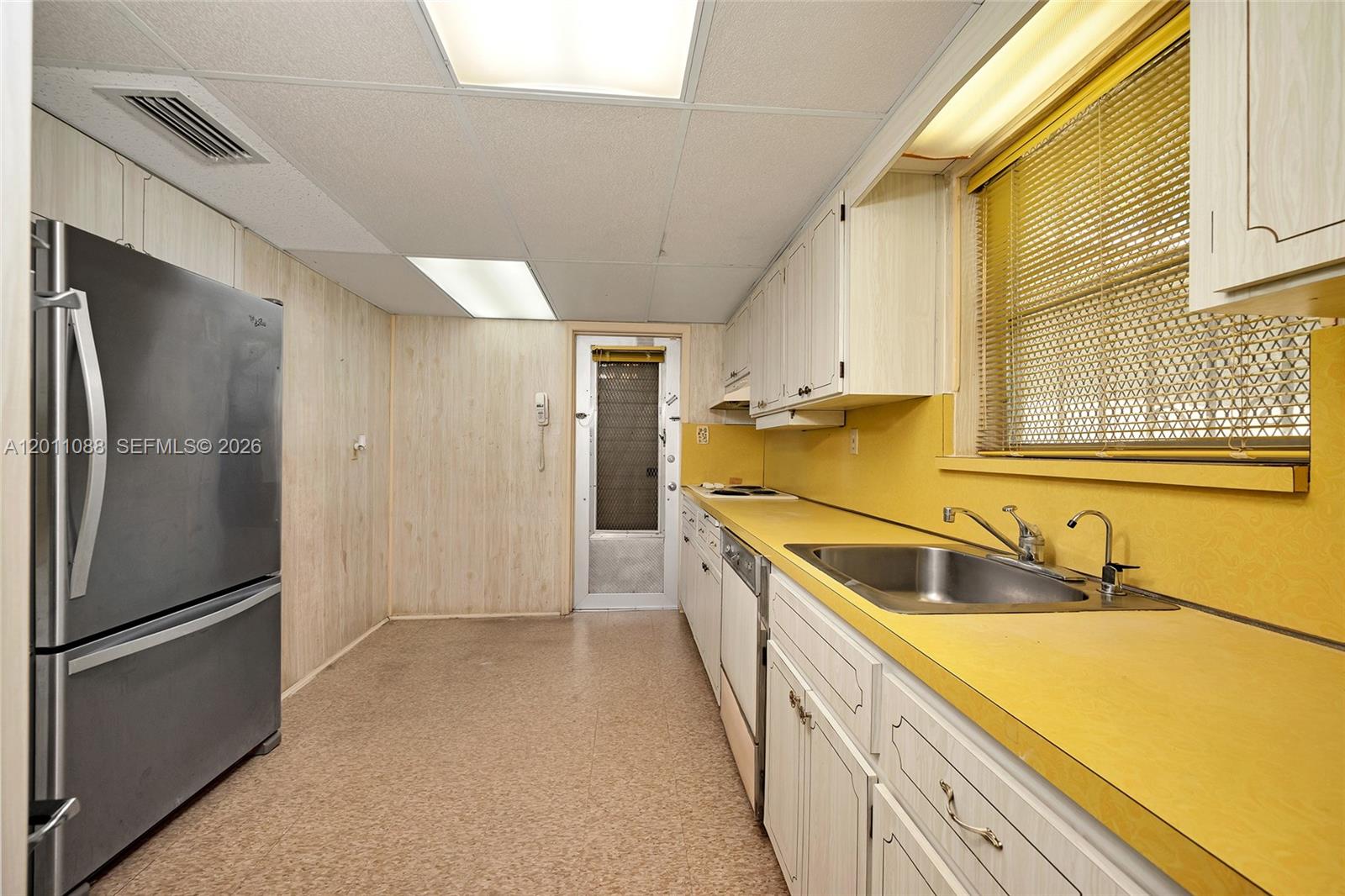 TROPICAL HIGHLANDS 1ST AD - Residential