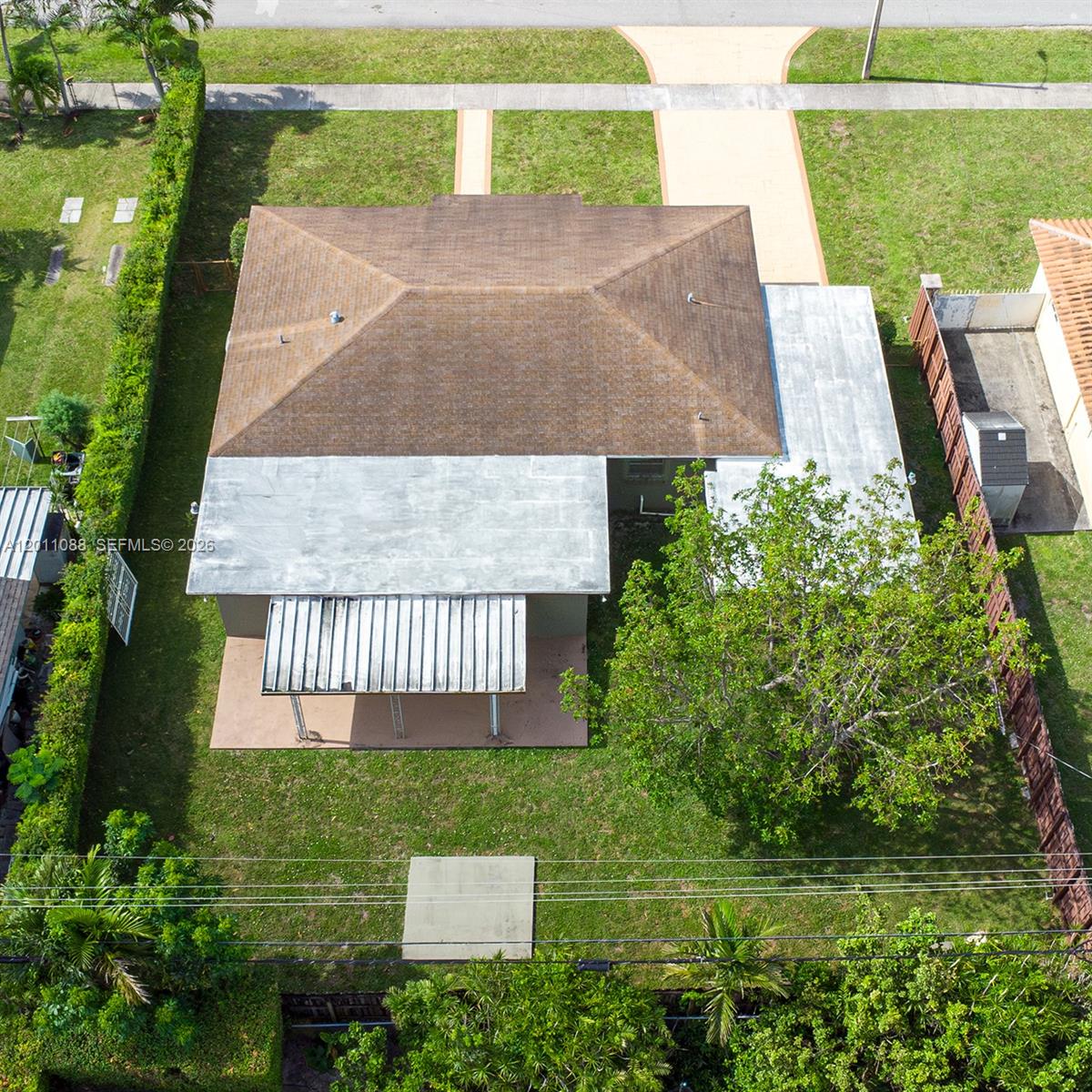 TROPICAL HIGHLANDS 1ST AD - Residential