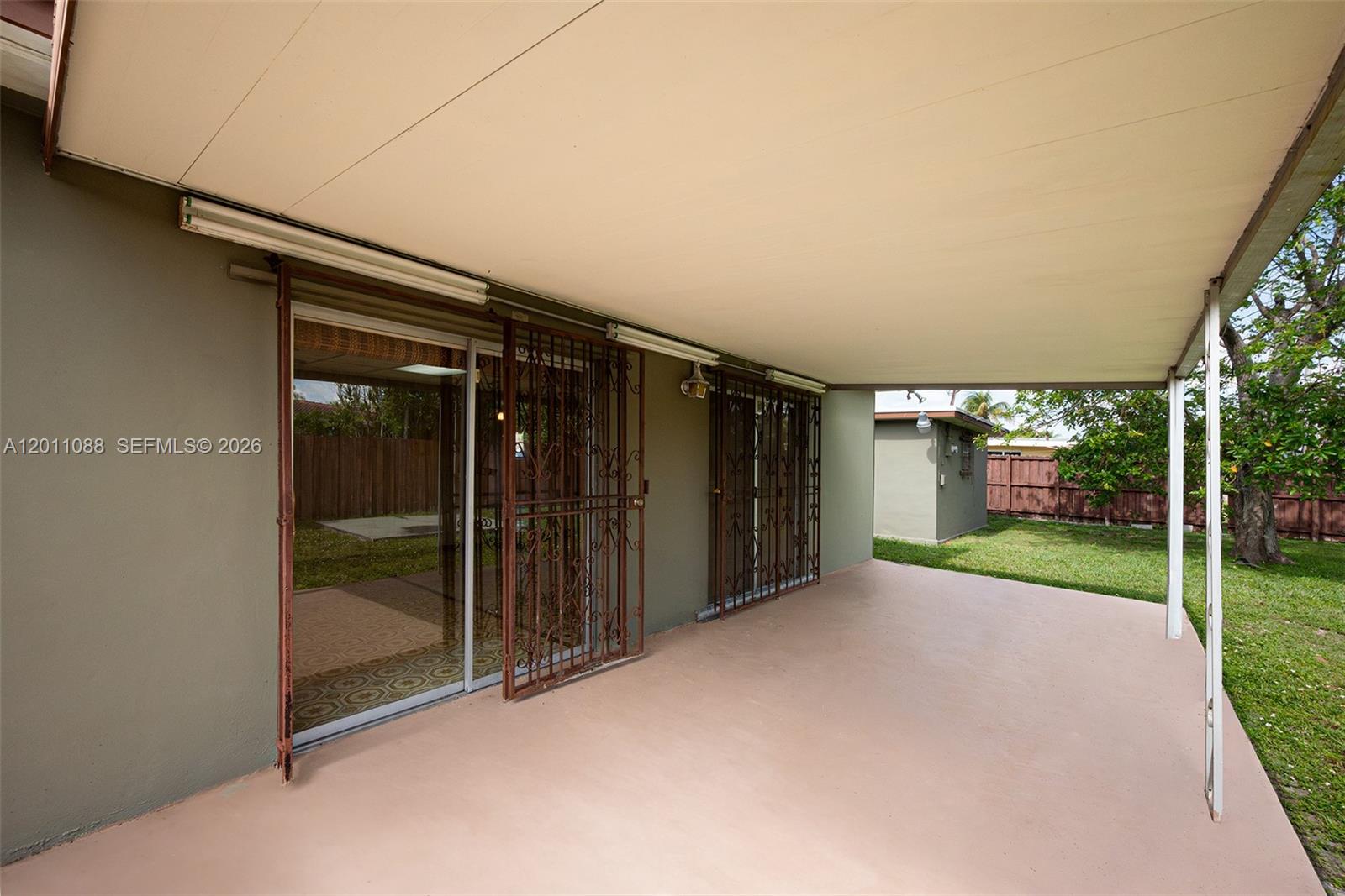 TROPICAL HIGHLANDS 1ST AD - Residential