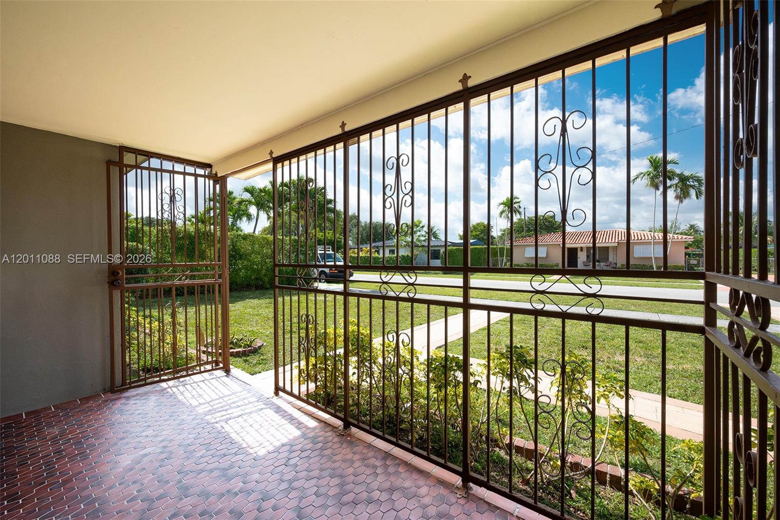 TROPICAL HIGHLANDS 1ST AD - Residential