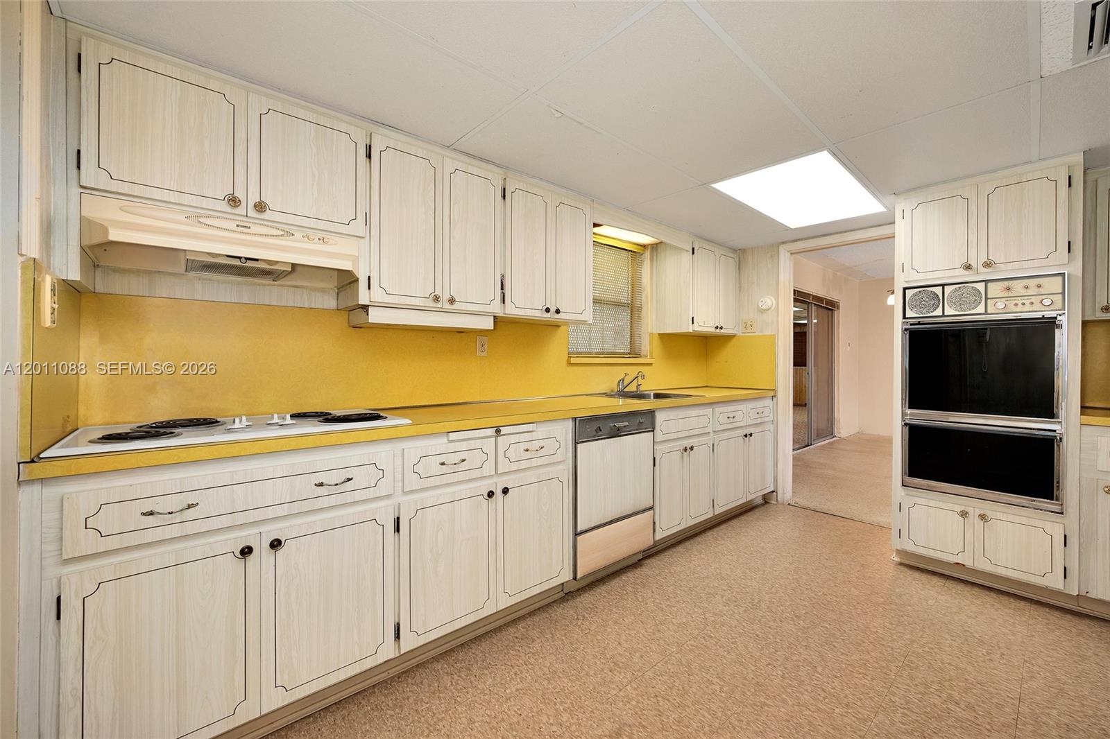 TROPICAL HIGHLANDS 1ST AD - Residential