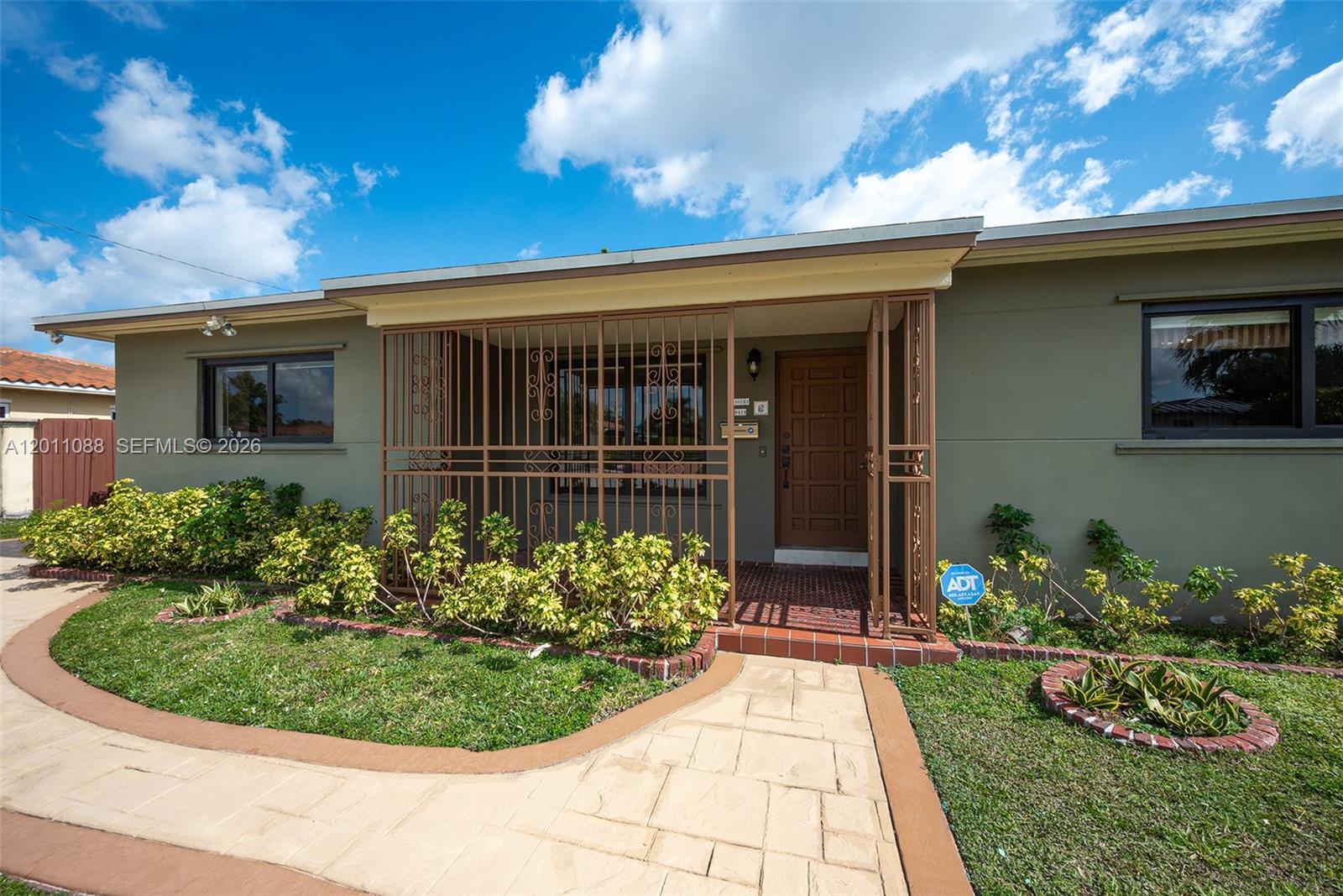 TROPICAL HIGHLANDS 1ST AD - Residential