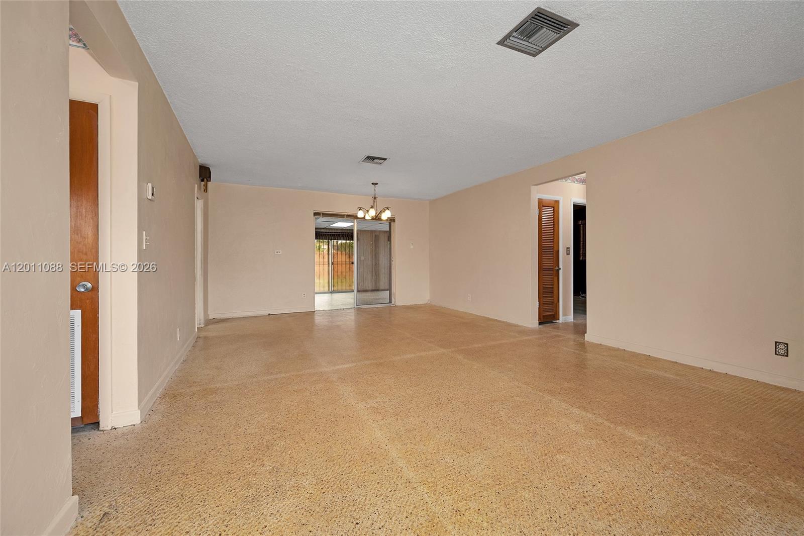 TROPICAL HIGHLANDS 1ST AD - Residential
