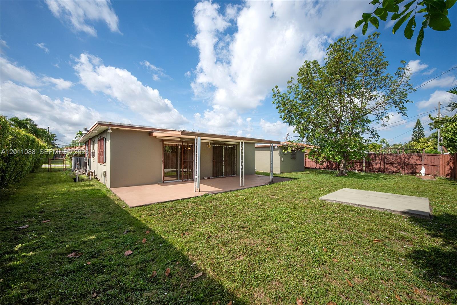 TROPICAL HIGHLANDS 1ST AD - Residential