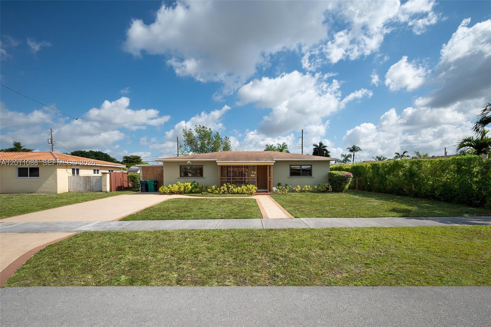 TROPICAL HIGHLANDS 1ST AD - Residential