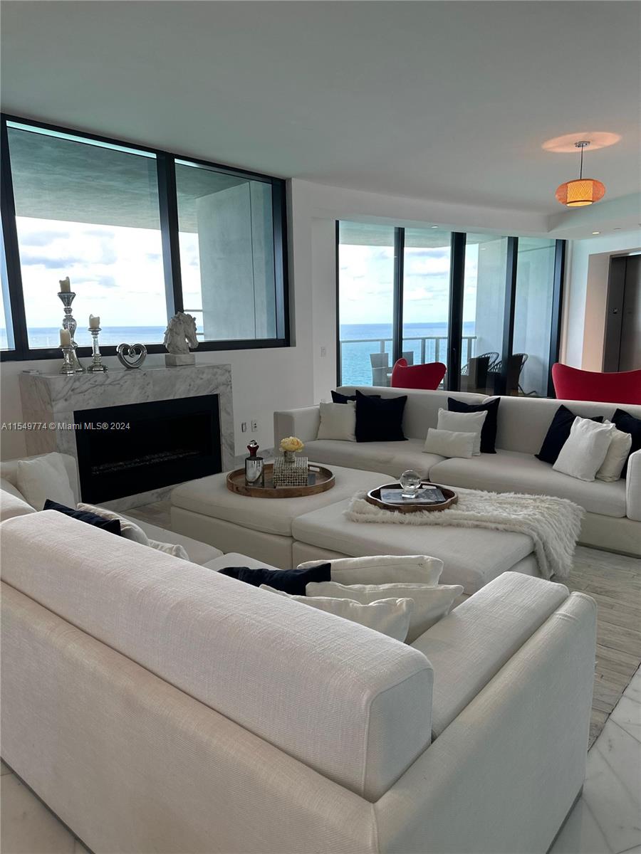 18555 COLLINS AVENUE COND - Residential