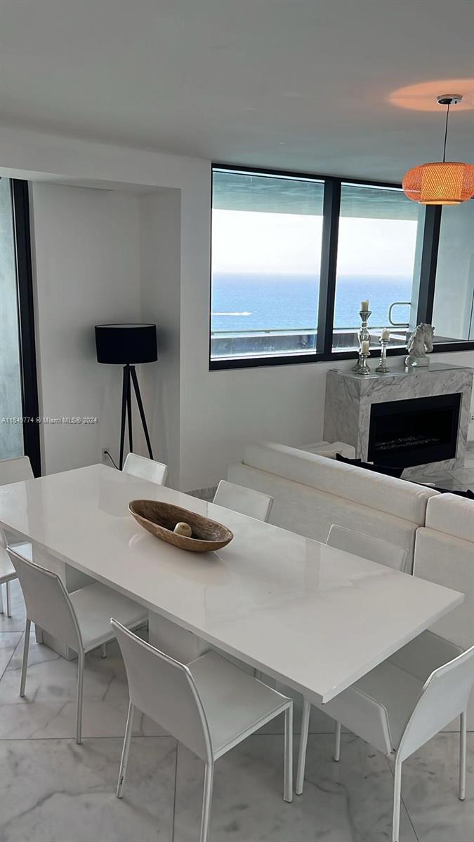 18555 COLLINS AVENUE COND - Residential