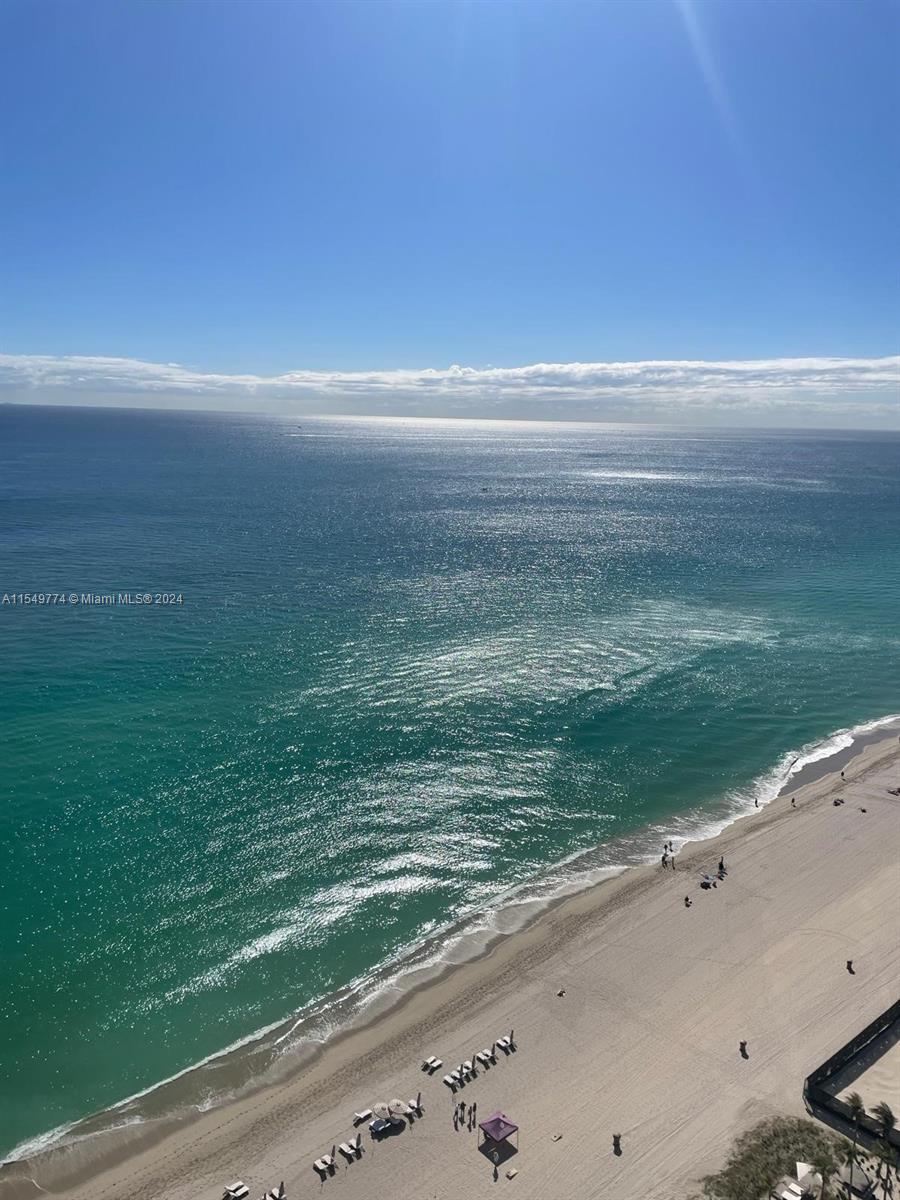 18555 COLLINS AVENUE COND - Residential