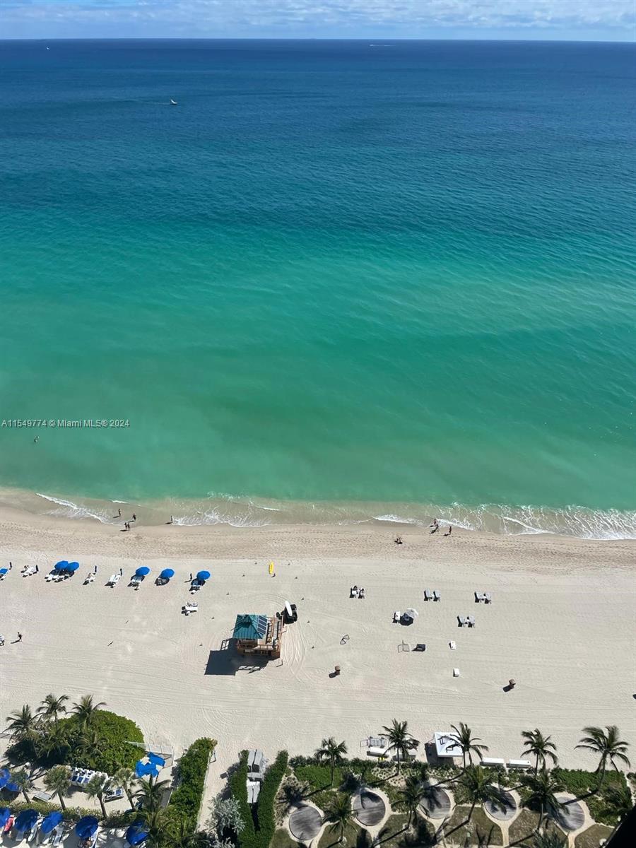 18555 COLLINS AVENUE COND - Residential