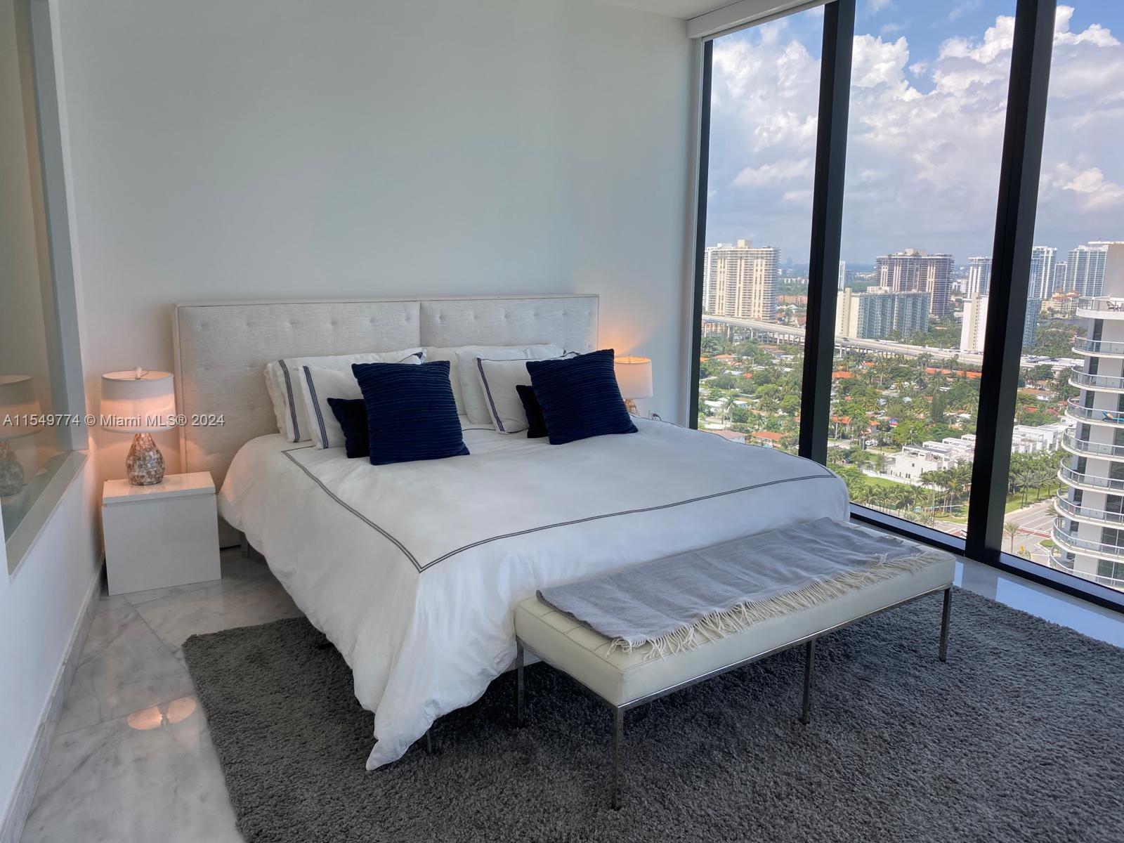 18555 COLLINS AVENUE COND - Residential