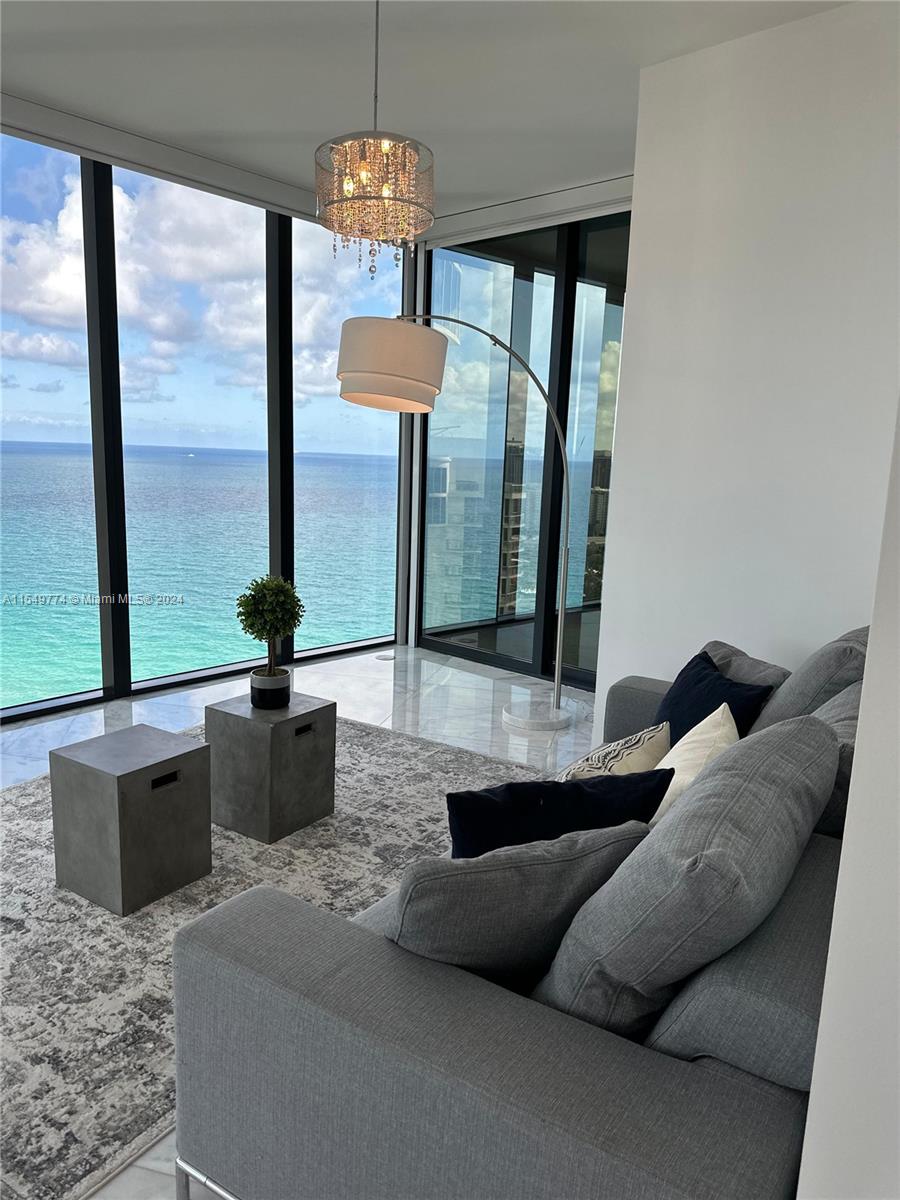 18555 COLLINS AVENUE COND - Residential