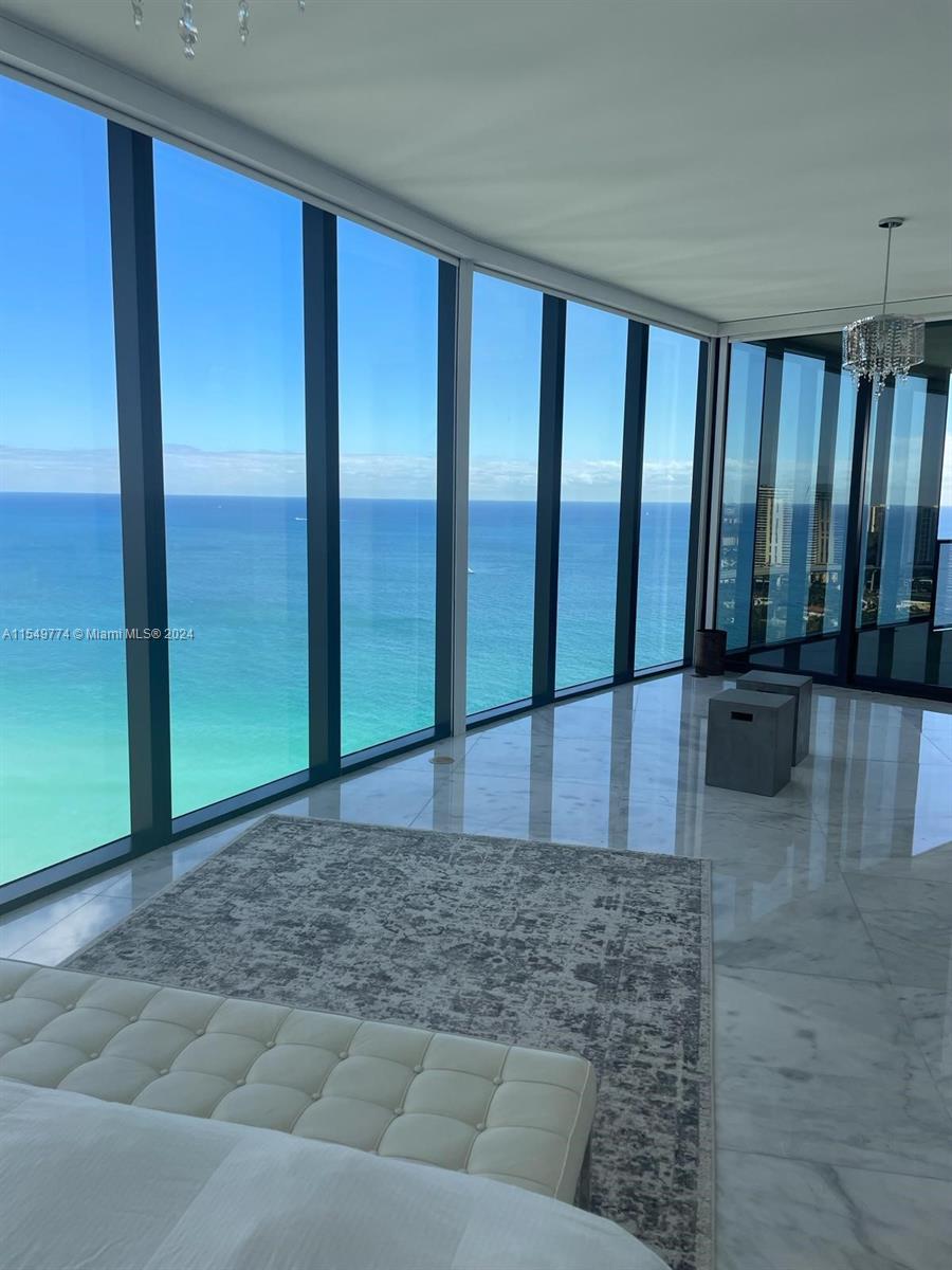 18555 COLLINS AVENUE COND - Residential