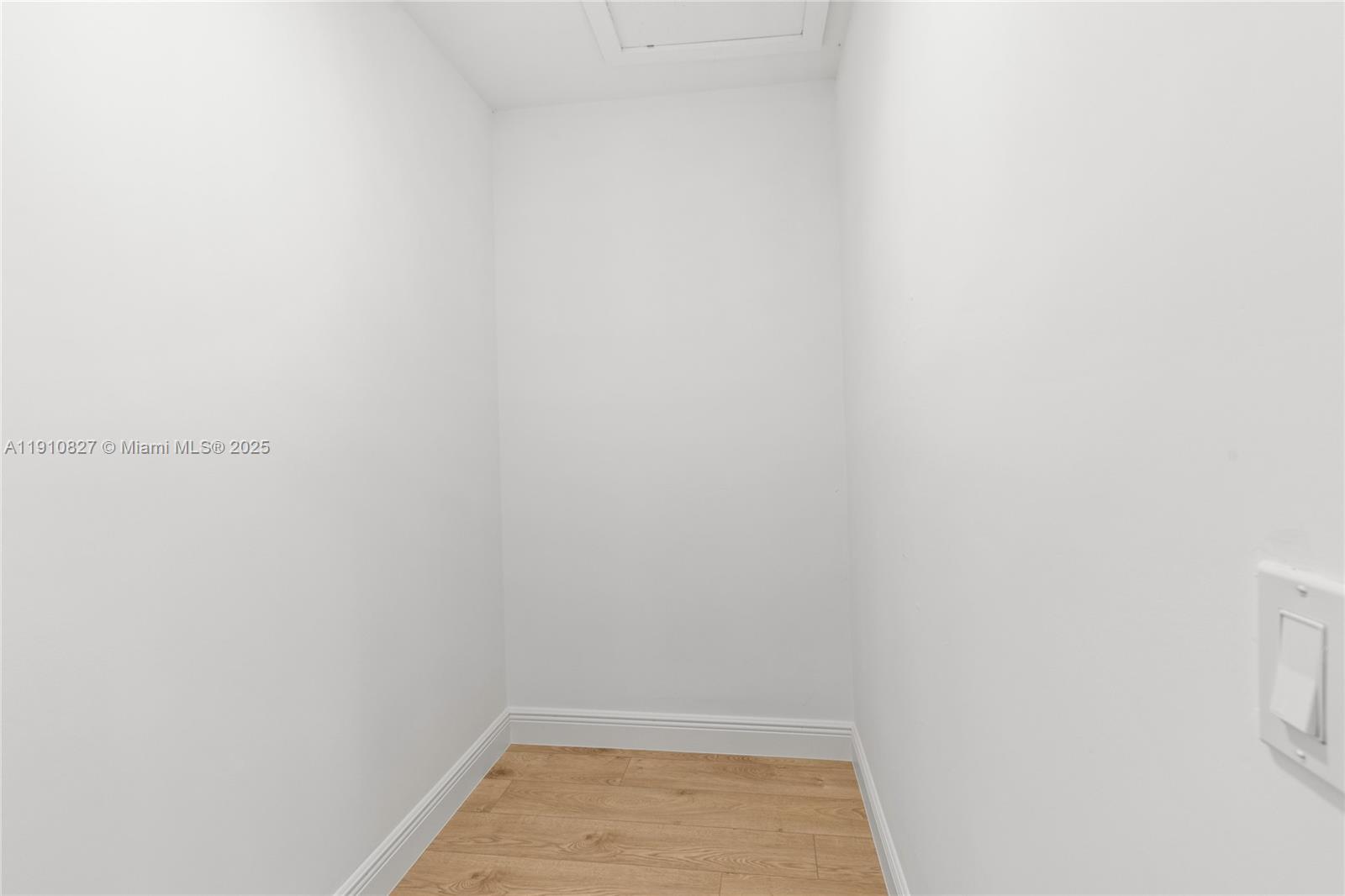 ORANGEBROOK GOLF ESTATES - Residential Lease